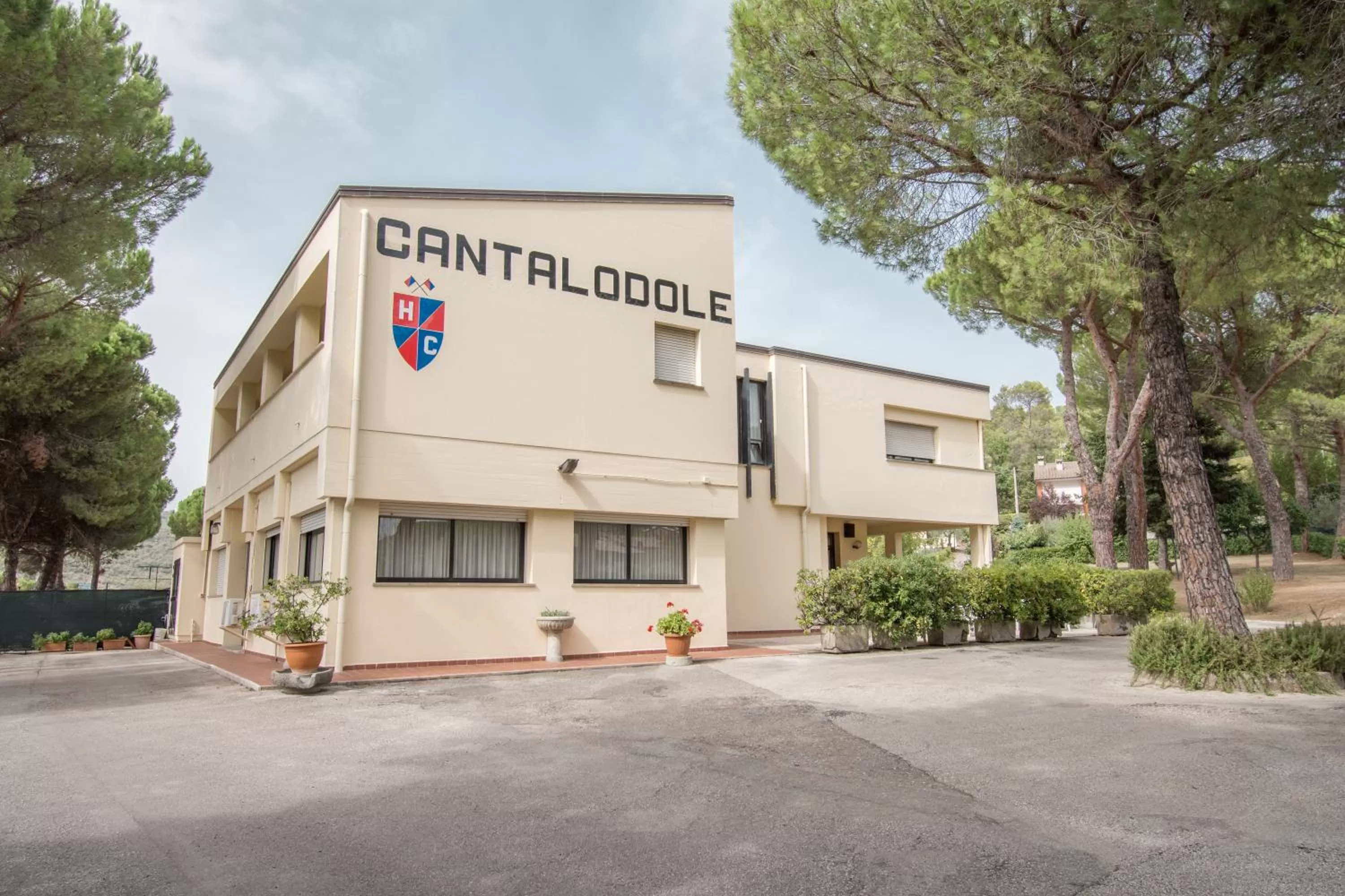 Property building in Hotel Cantalodole