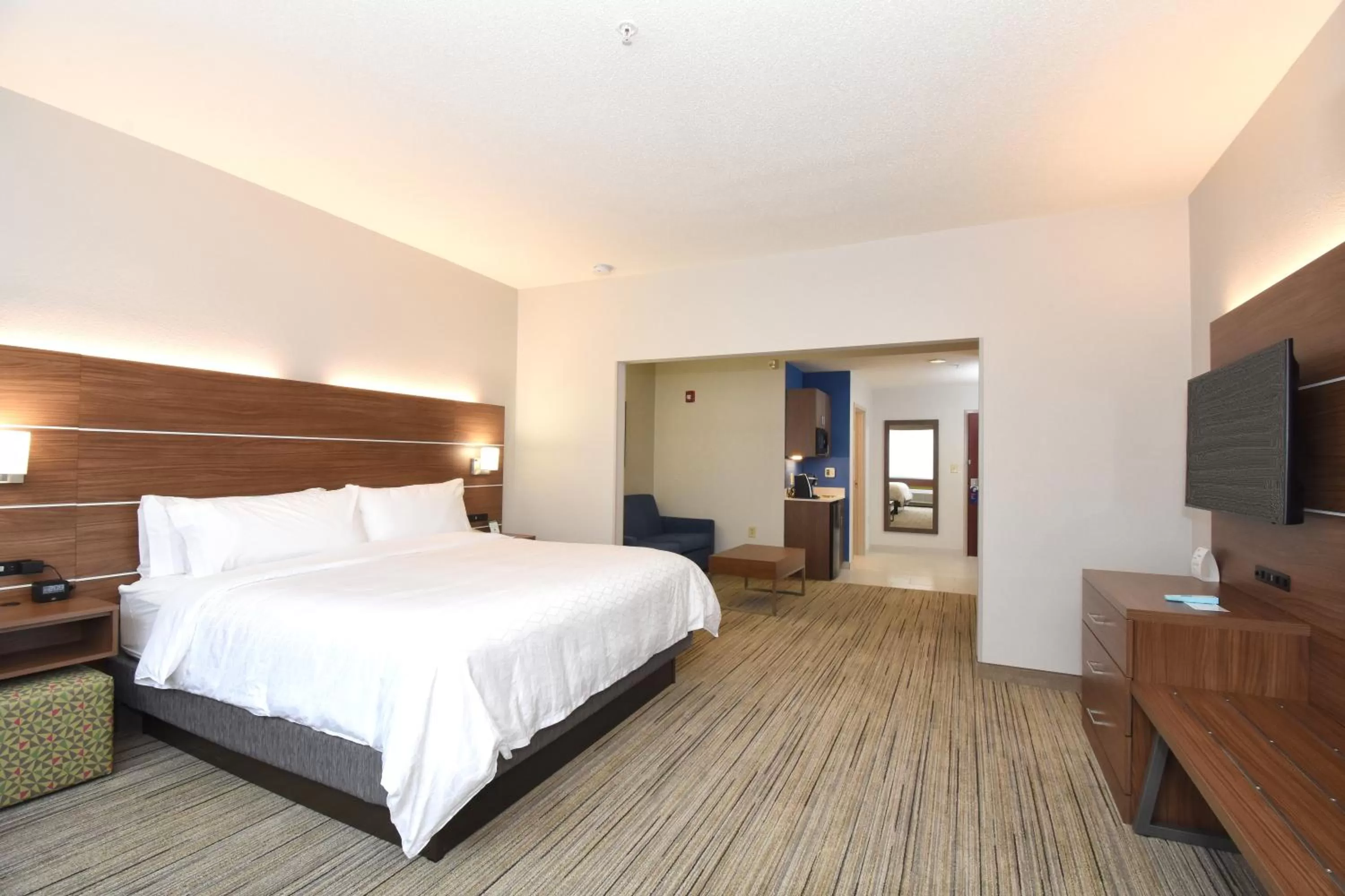 Photo of the whole room, Bed in Holiday Inn Express & Suites Southern Pines-Pinehurst Area by IHG
