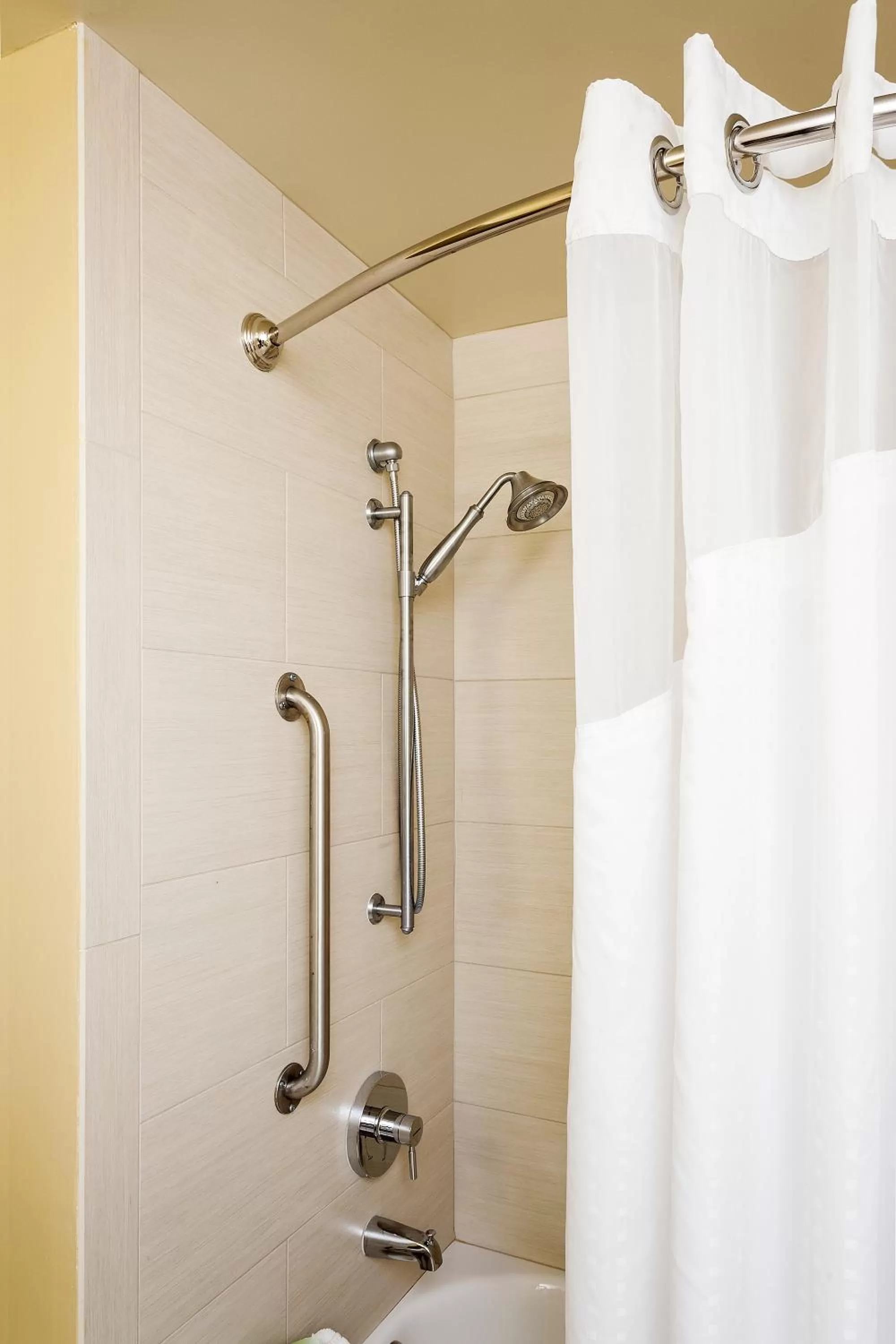 Holiday Inn Express Simi Valley by IHG