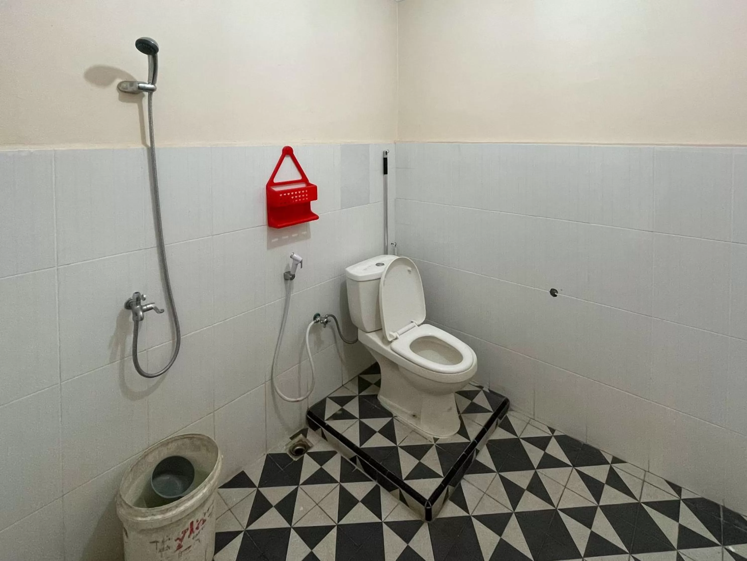 Bathroom in Valencia Homestay Redpartner