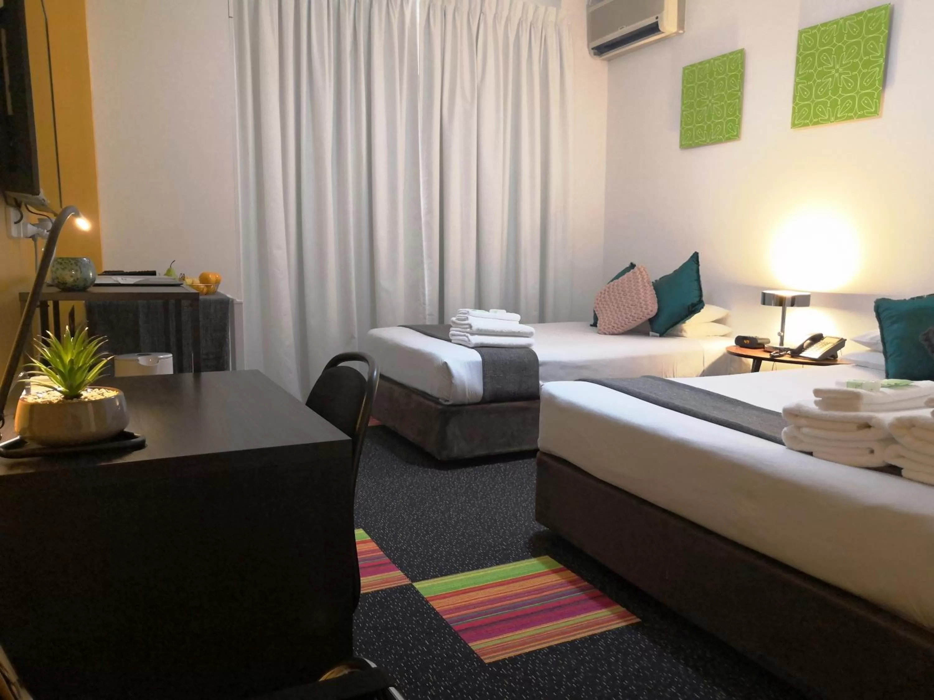 Bed in Criterion Hotel Perth