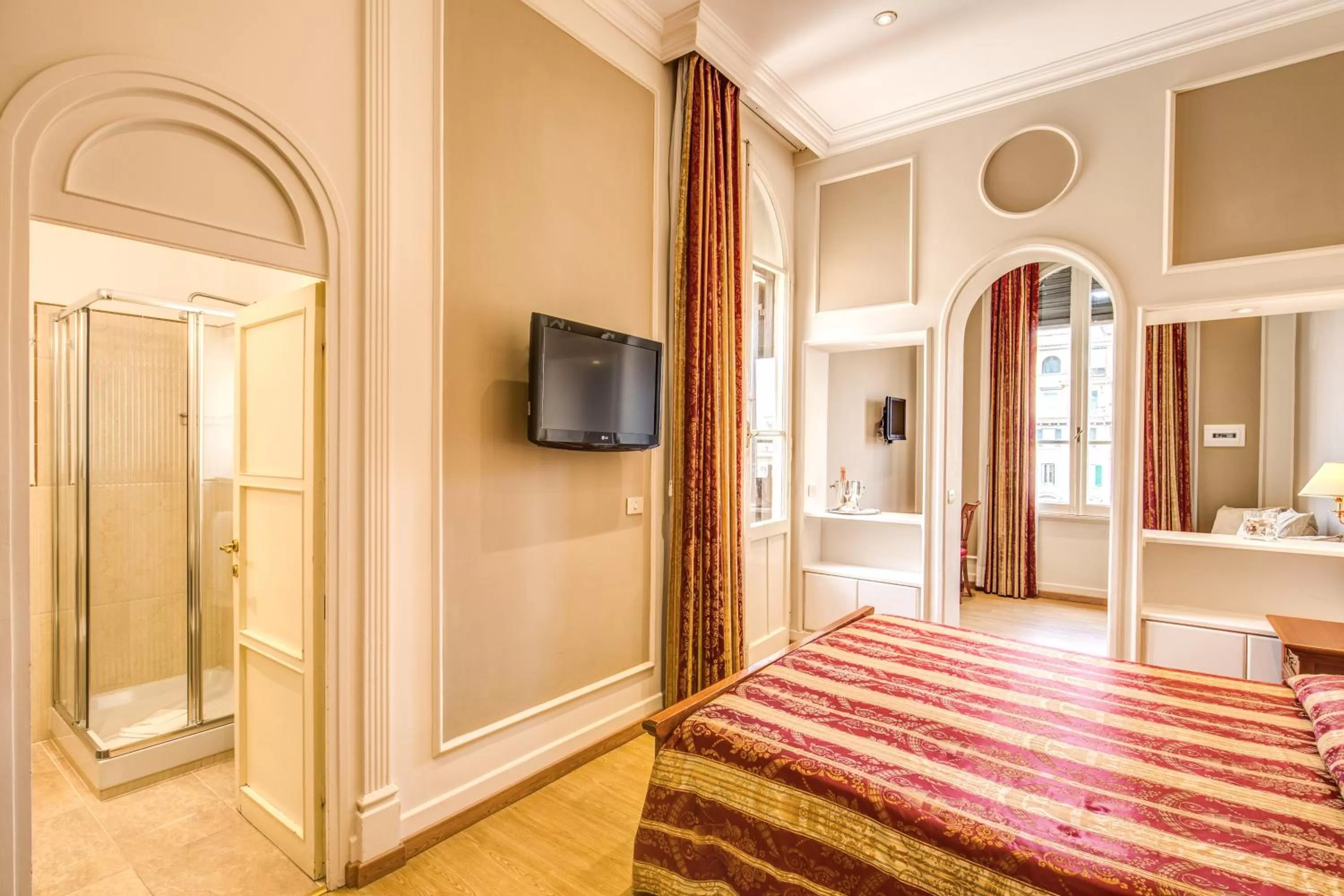 Bedroom, Bed in Rome Garden Hotel