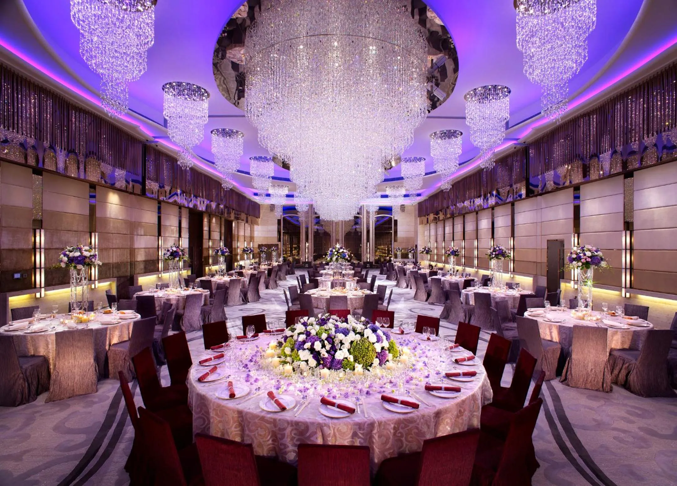 Restaurant/places to eat in Harbour Grand Hong Kong