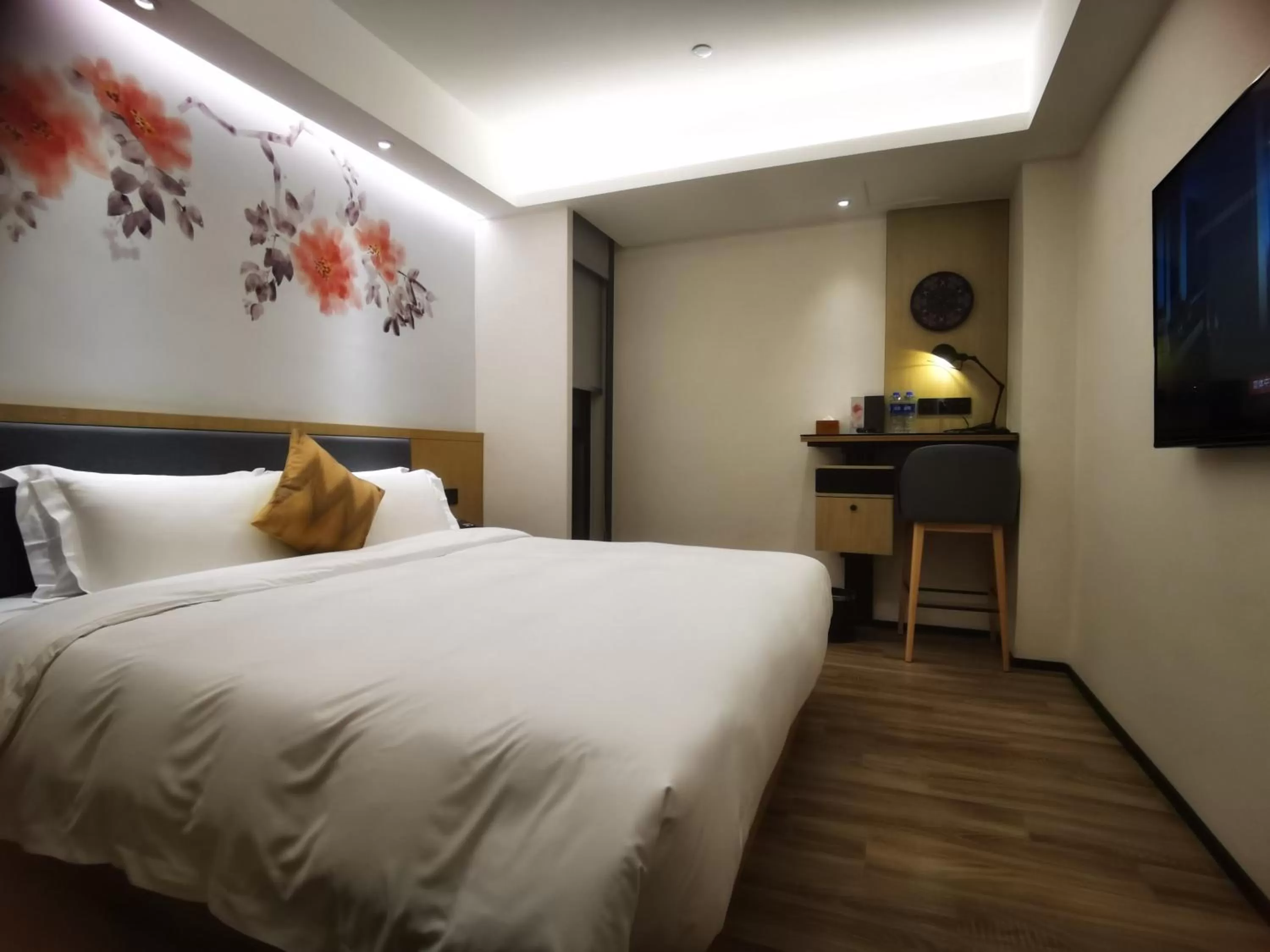 Photo of the whole room, Bed in Paco Hotel BeiJing Road Metro Guangzhou