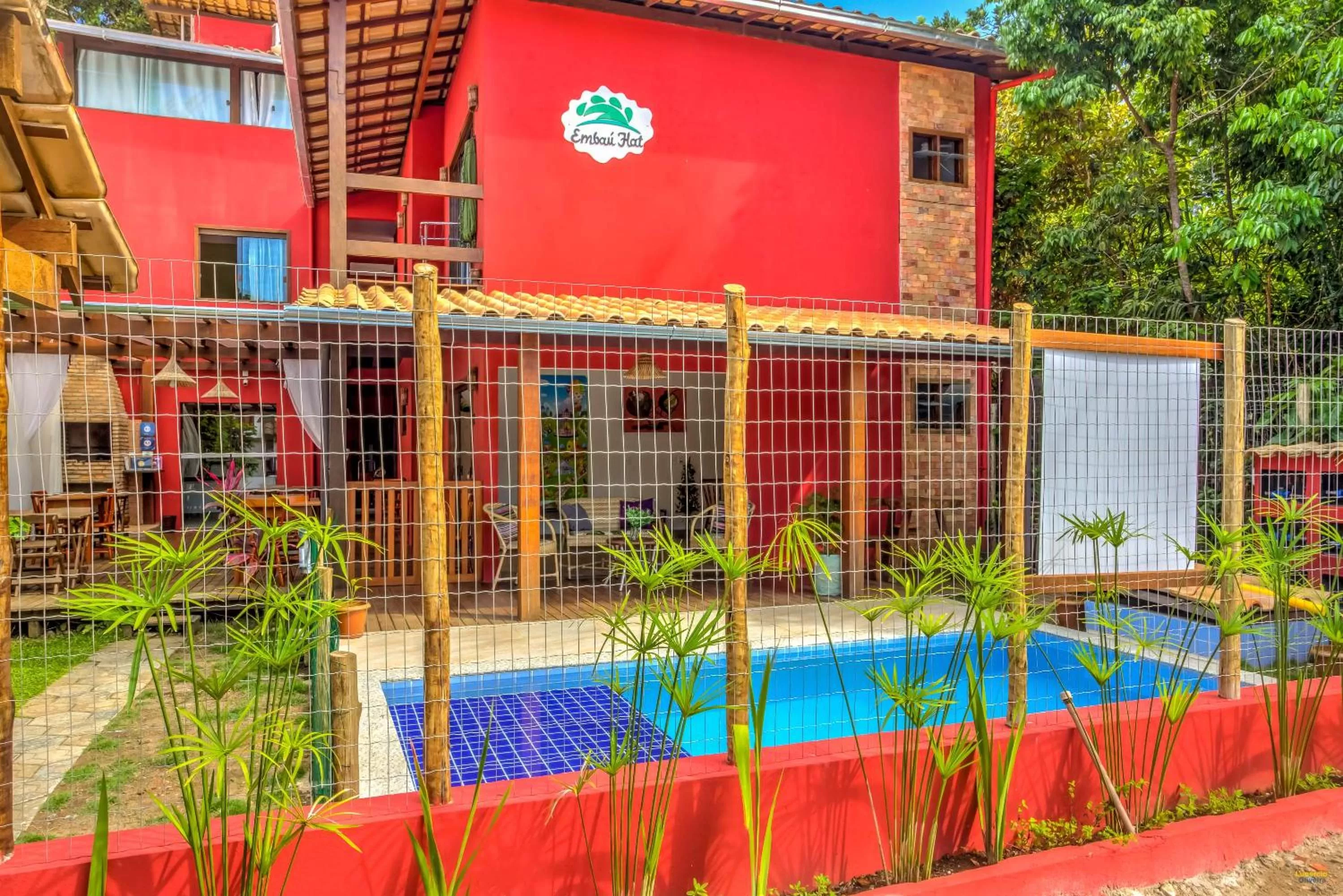 Property building, Swimming Pool in i9 Embaú Flats & Suites