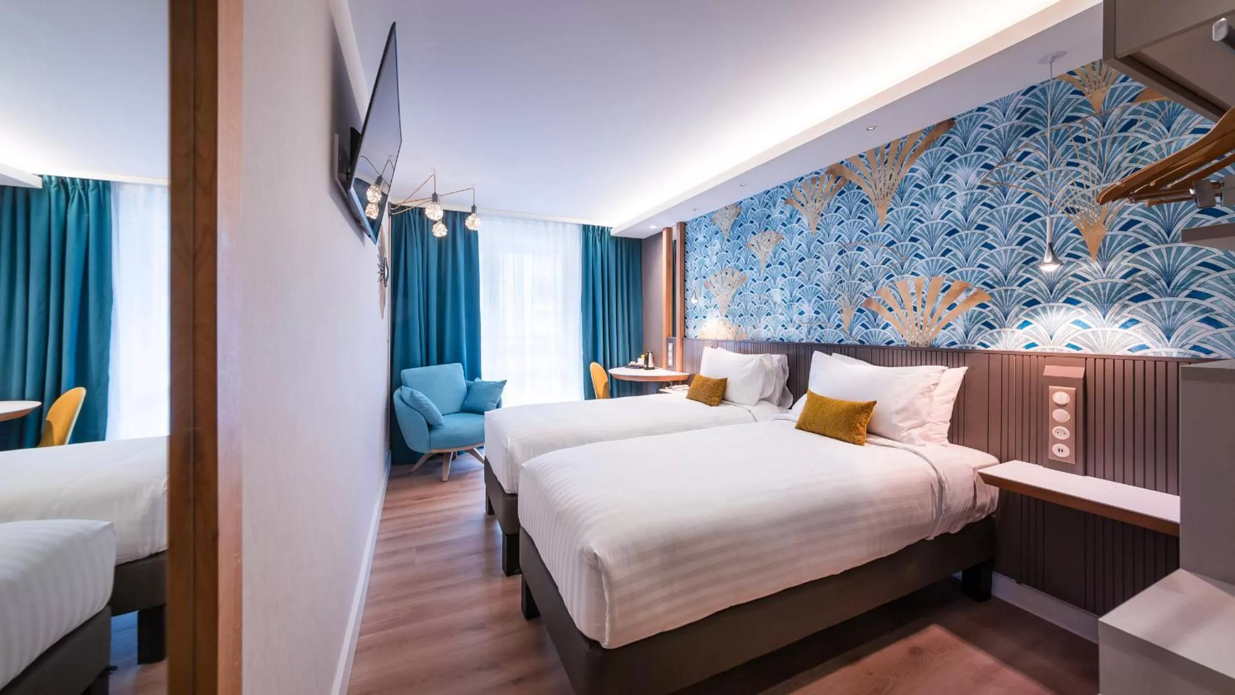 Photo of the whole room, Bed in voco Strasbourg Centre - The Garden by IHG