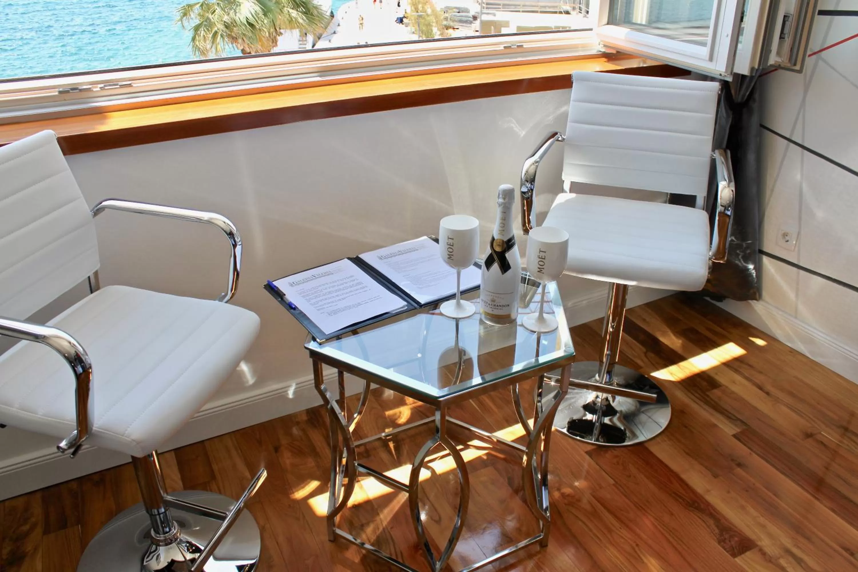 Bed in Galeria Valeria Seaside Downtown - MAG Quaint & Elegant Boutique Hotels