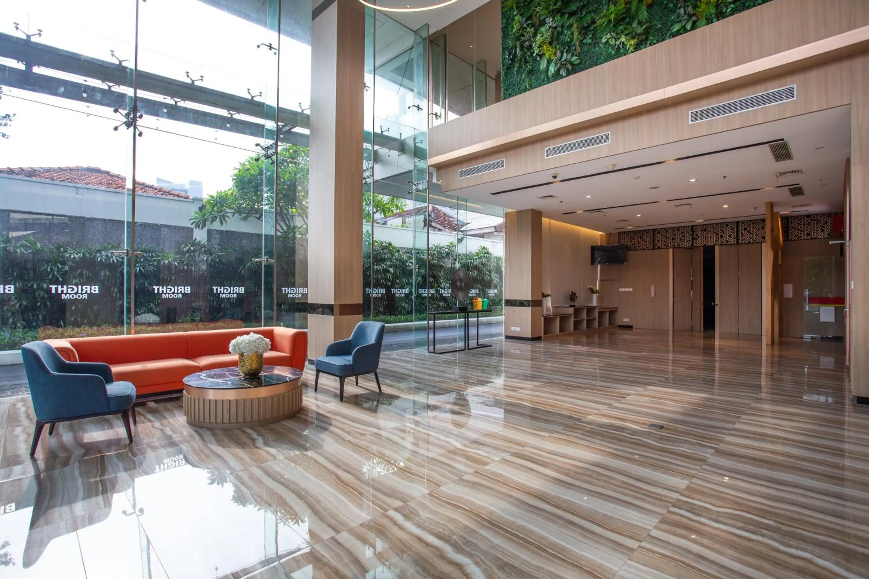 Lobby or reception in HARRIS Hotel & Conventions Gubeng