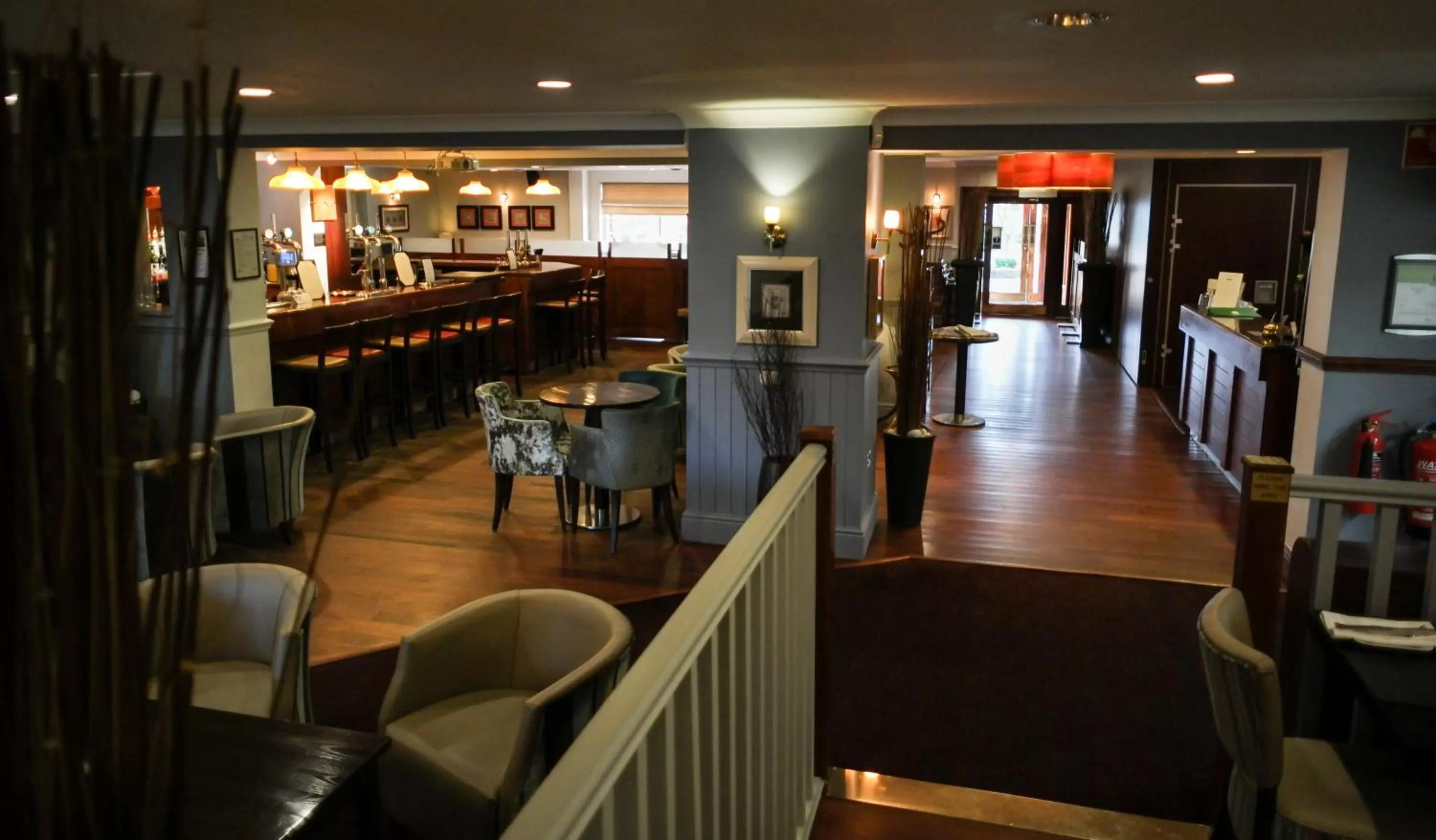 Lounge or bar in Crown Lodge Hotel