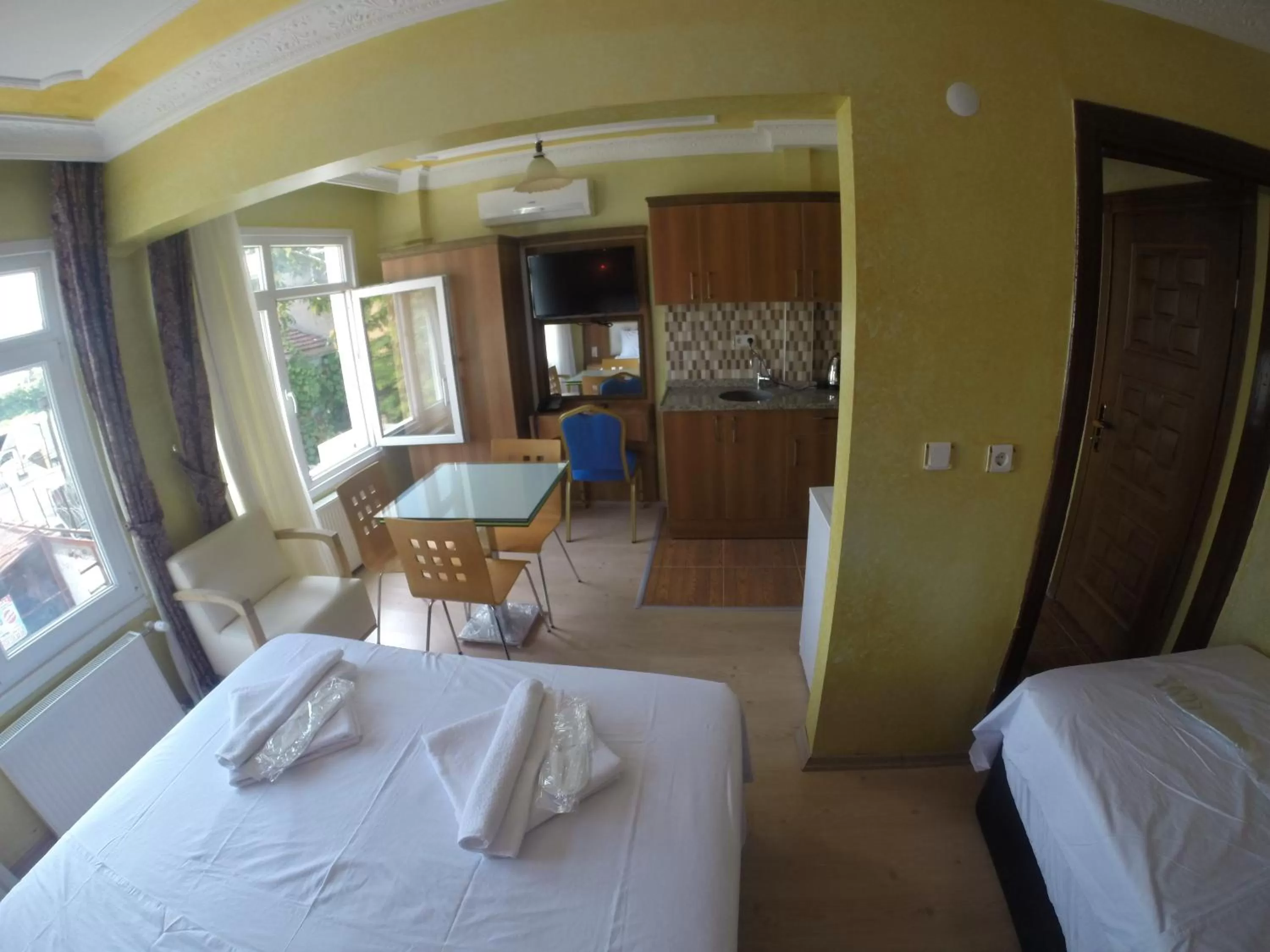 Coffee/tea facilities, Room Photo in Arat Apartments