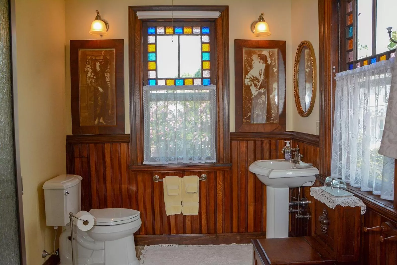 Bathroom in The Towers Bed & Breakfast