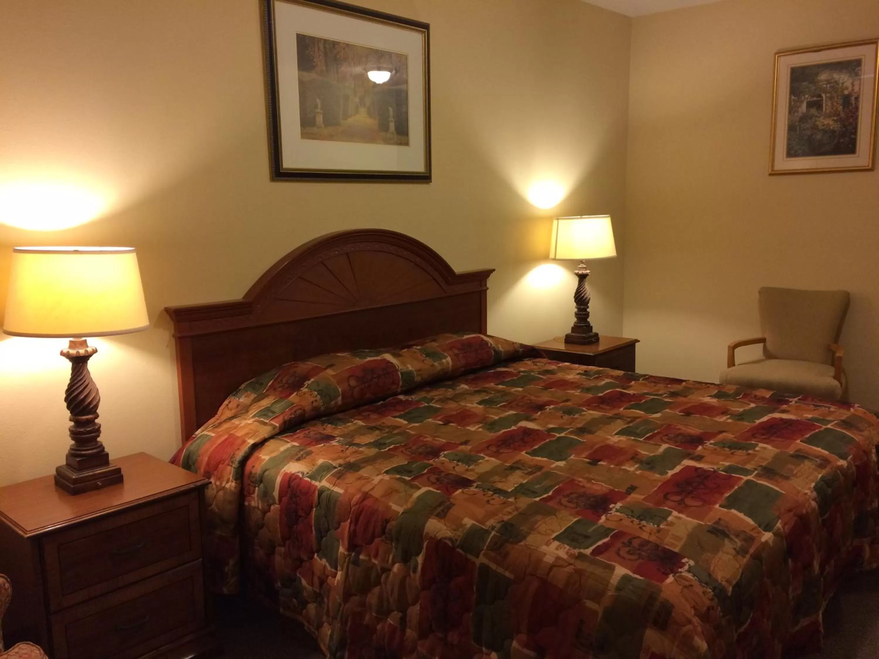 Photo of the whole room, Bed in Country Regency Inn & Suites