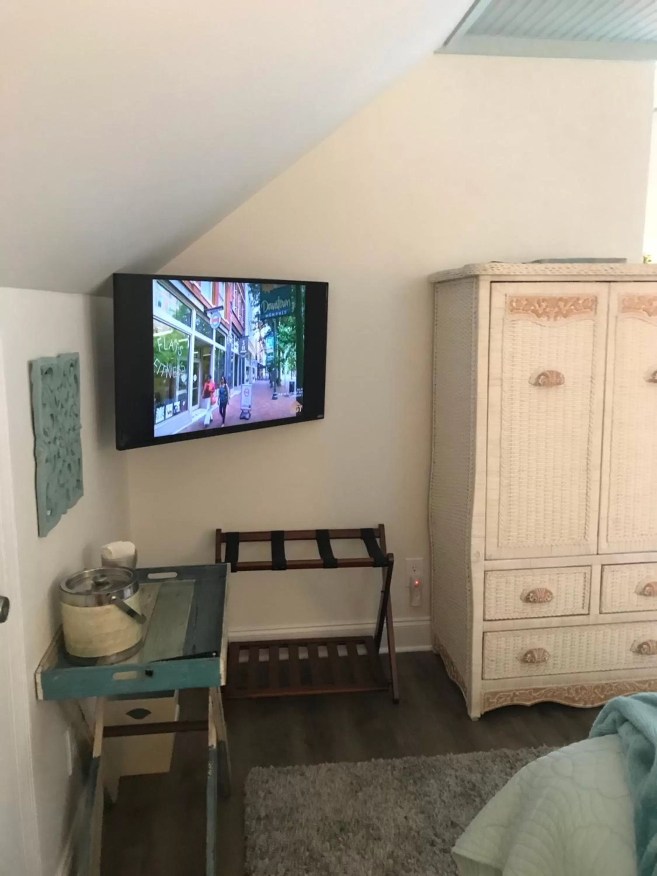 TV/Entertainment Center in Caroline's Bed and Breakfast