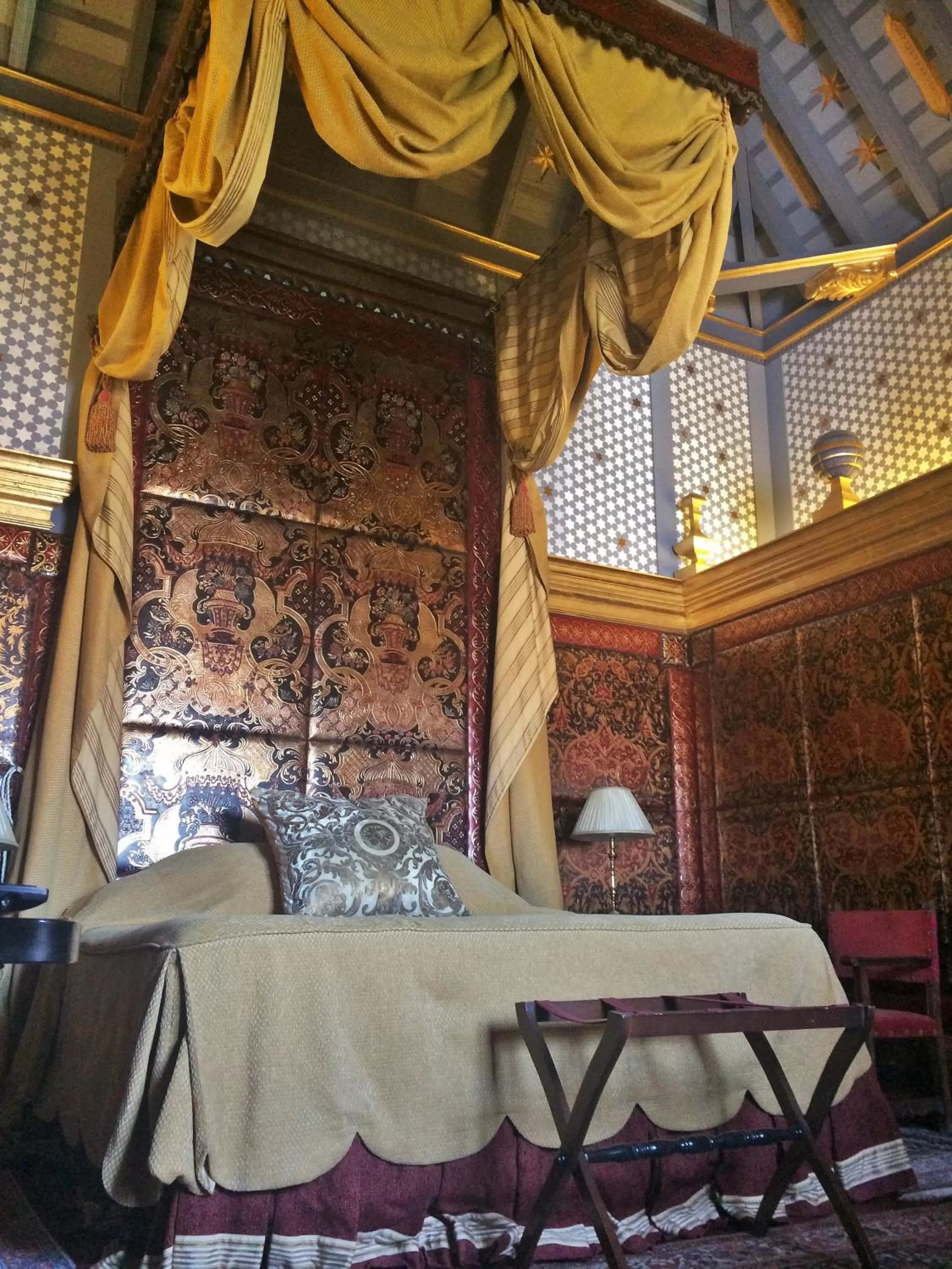 Bed in Hotel Las Casas de la Judería