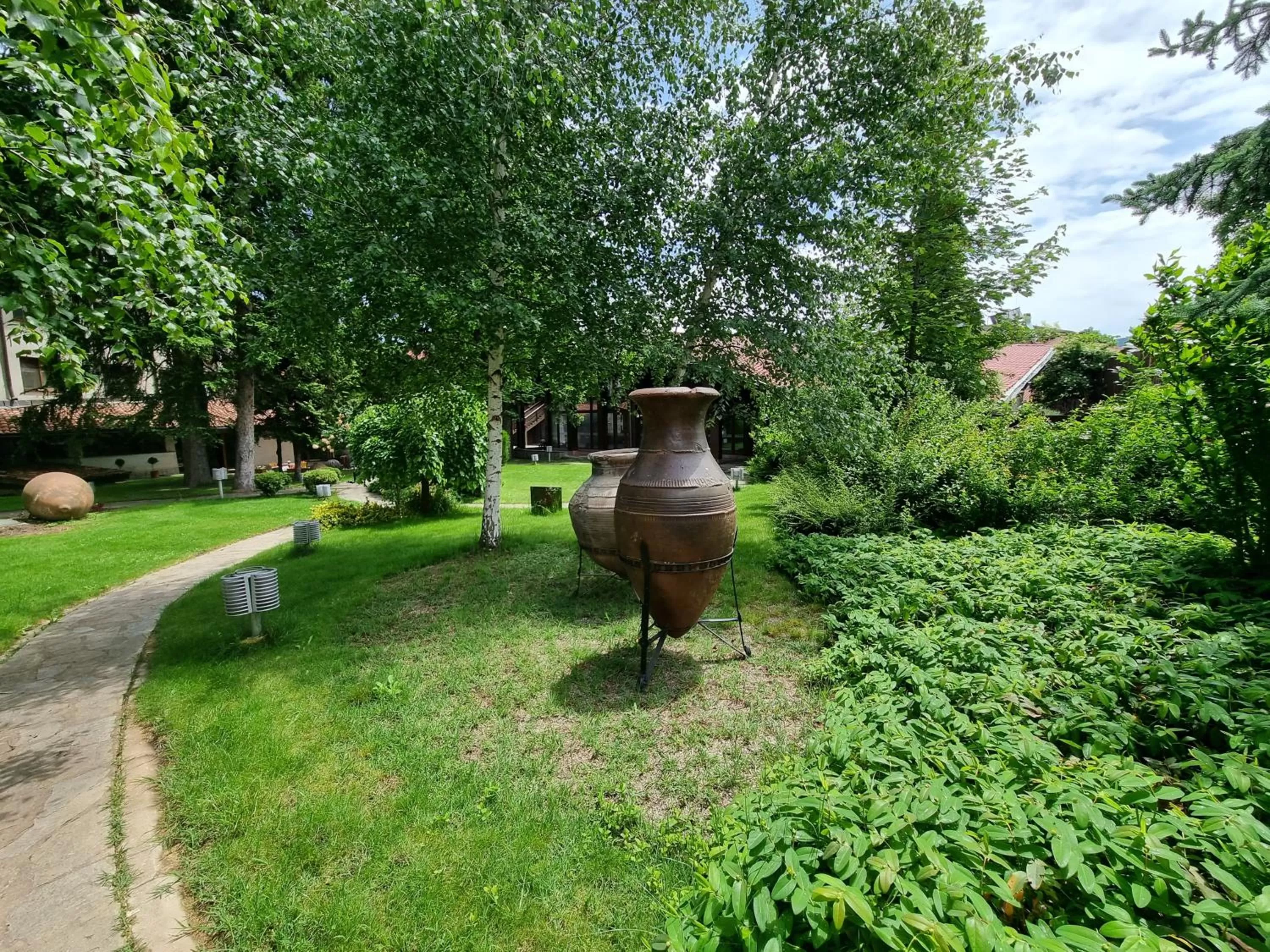 Garden in Hotel Pirin SKI & SPA