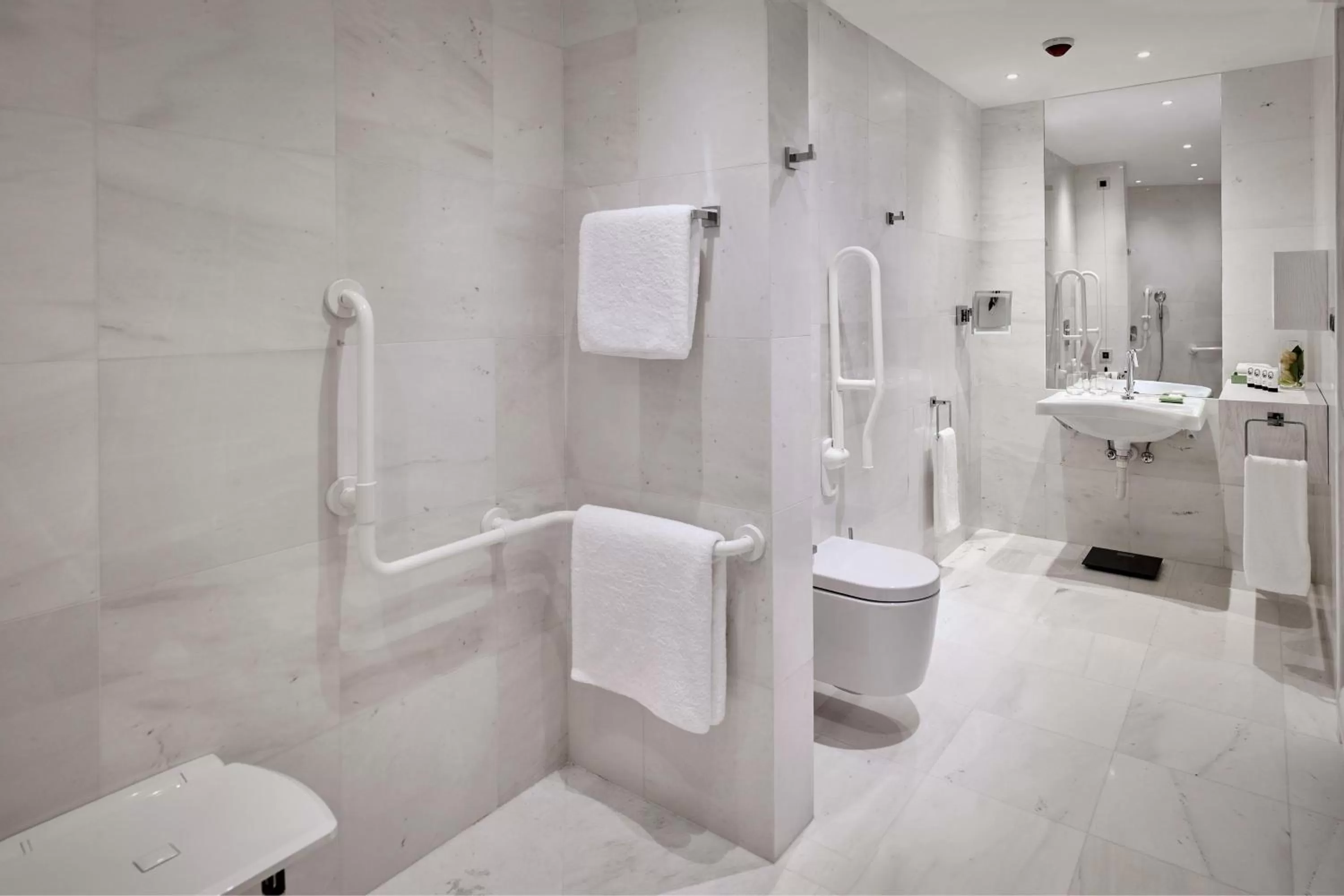 Bathroom in Parklane, a Luxury Collection Resort & Spa, Limassol