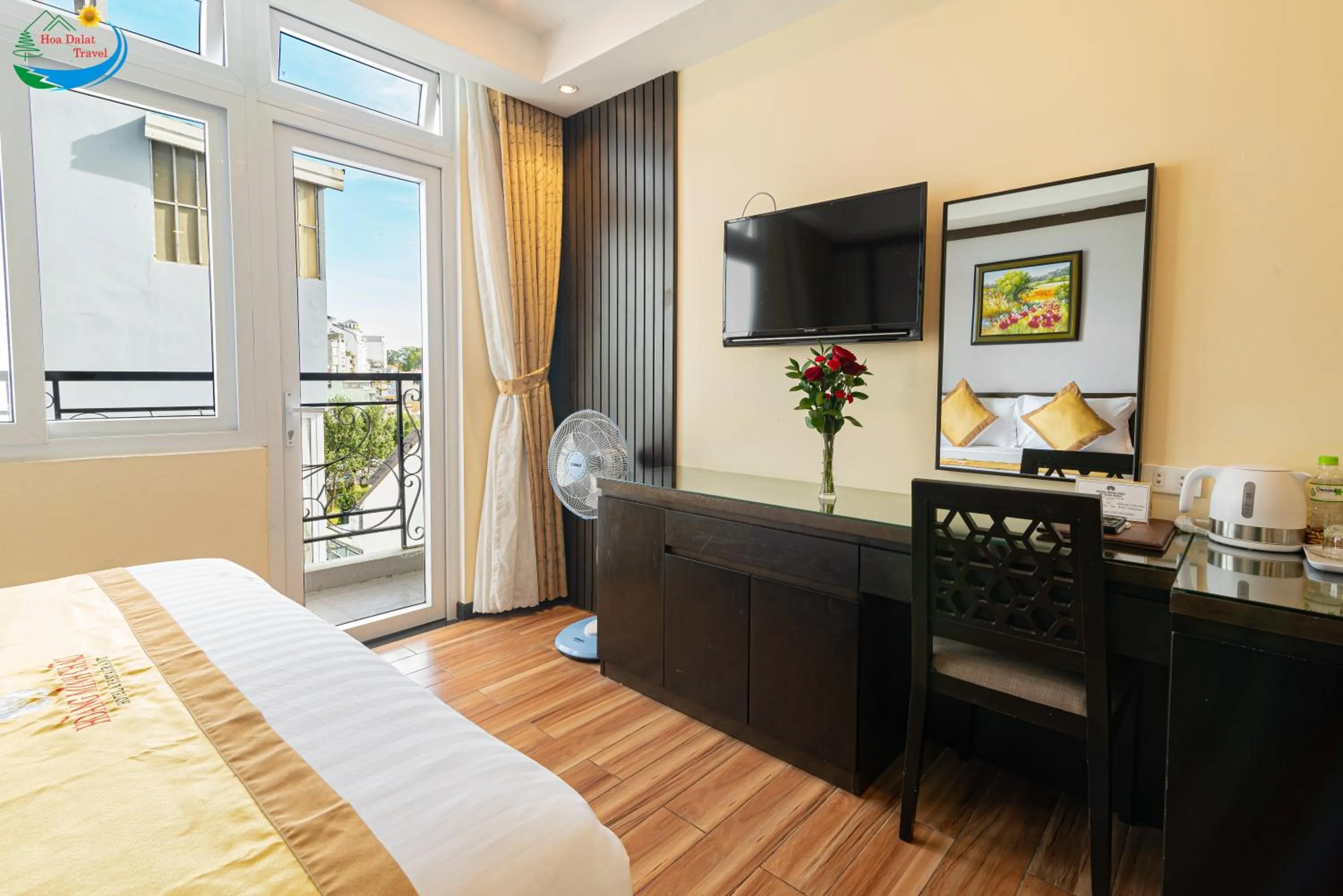 Bed in Hoang Minh Chau Ba Trieu Hotel