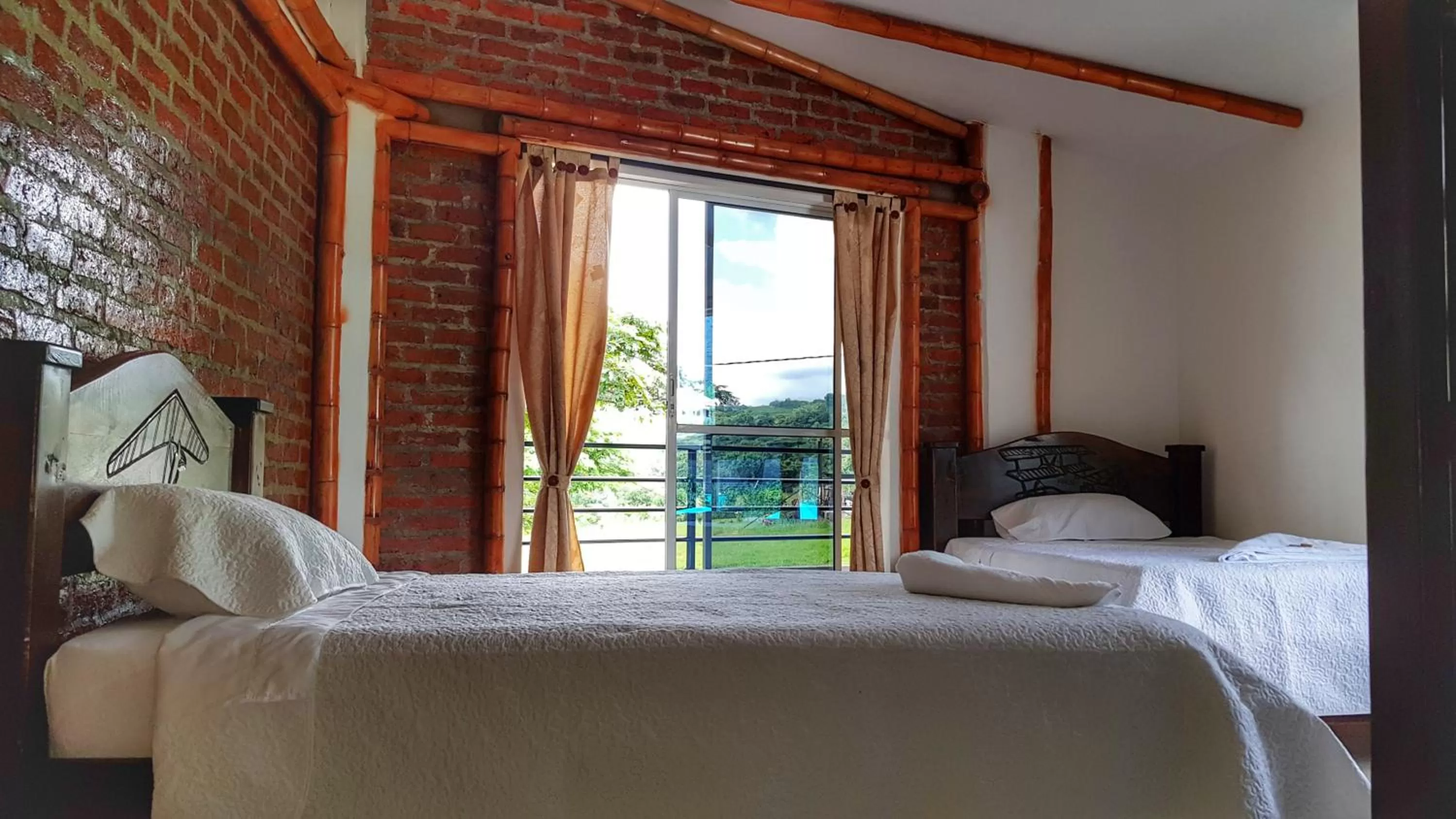 Bed in Dedalos Fly House