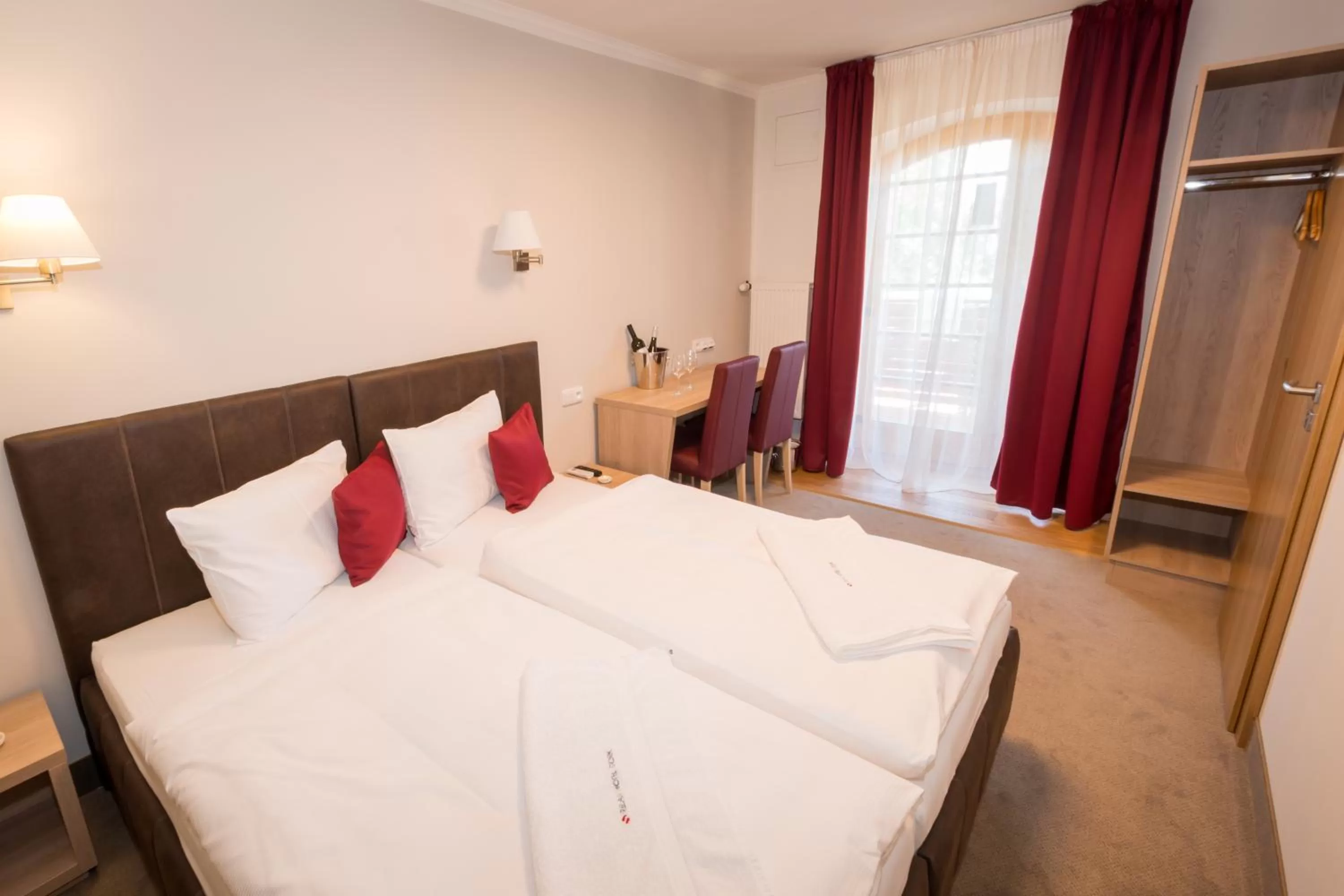 Bedroom, Bed in Relax Hotel Stork