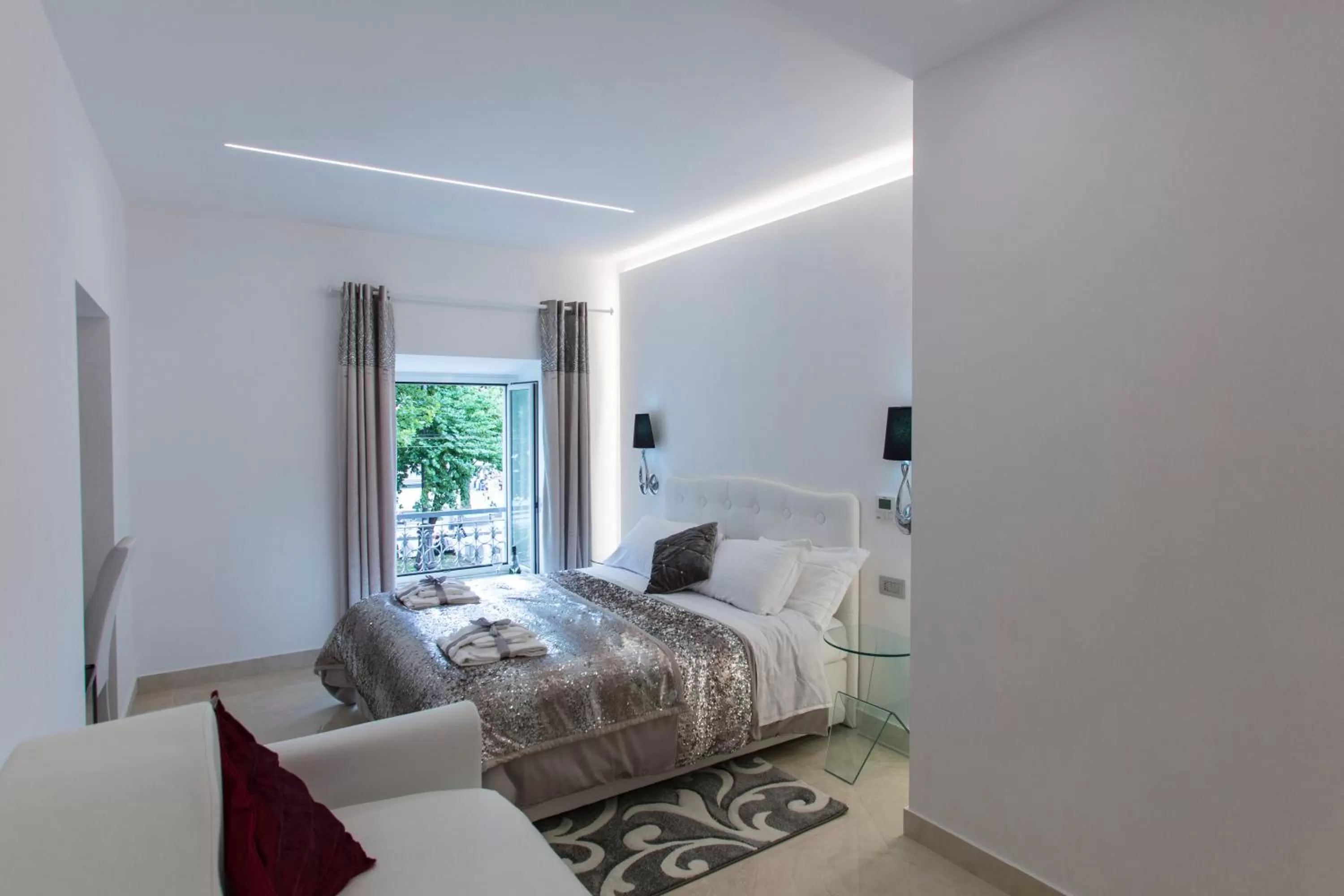 Photo of the whole room, Bed in San Pietro Grand Suite