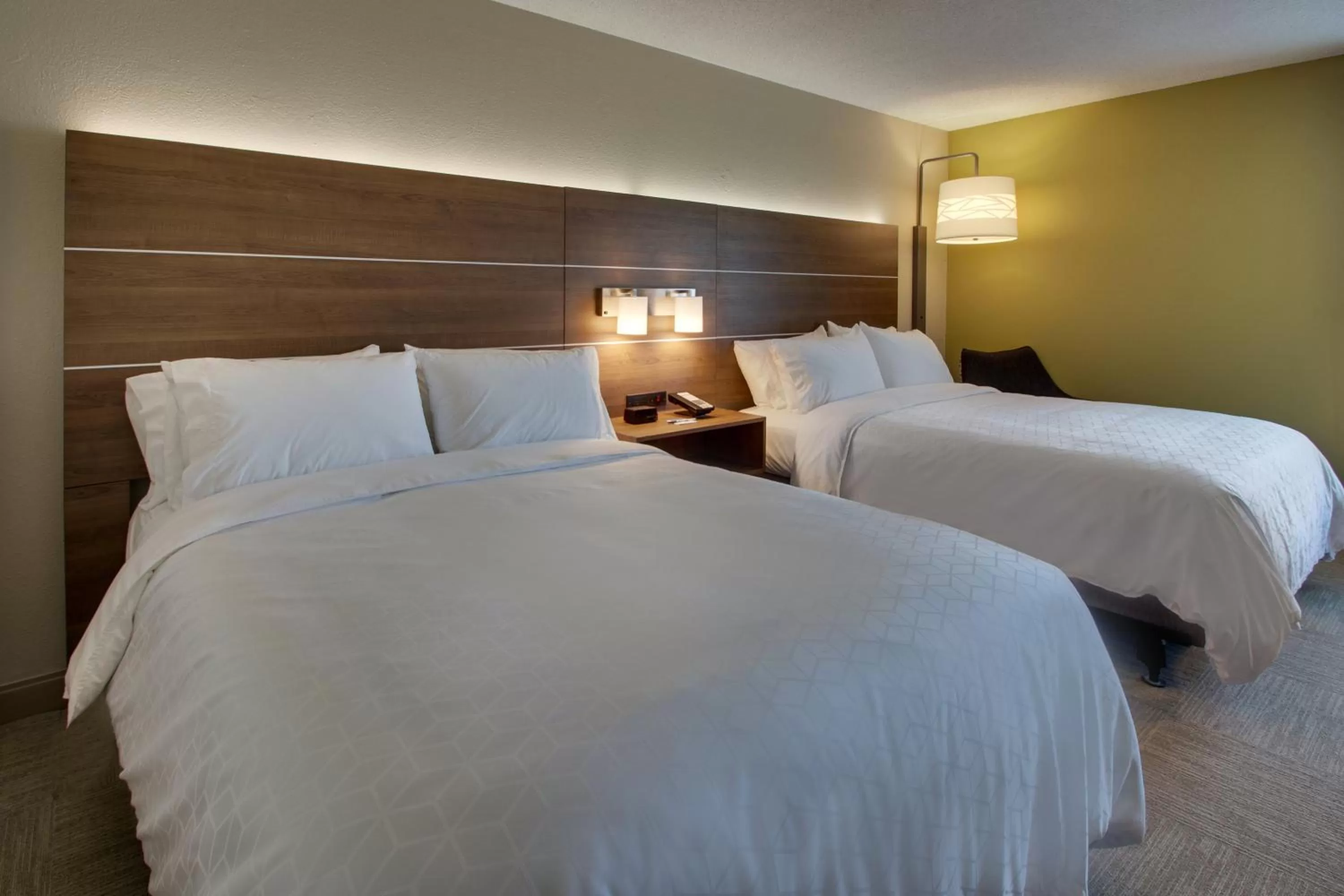 Photo of the whole room, Bed in Holiday Inn Express - Horse Cave by IHG