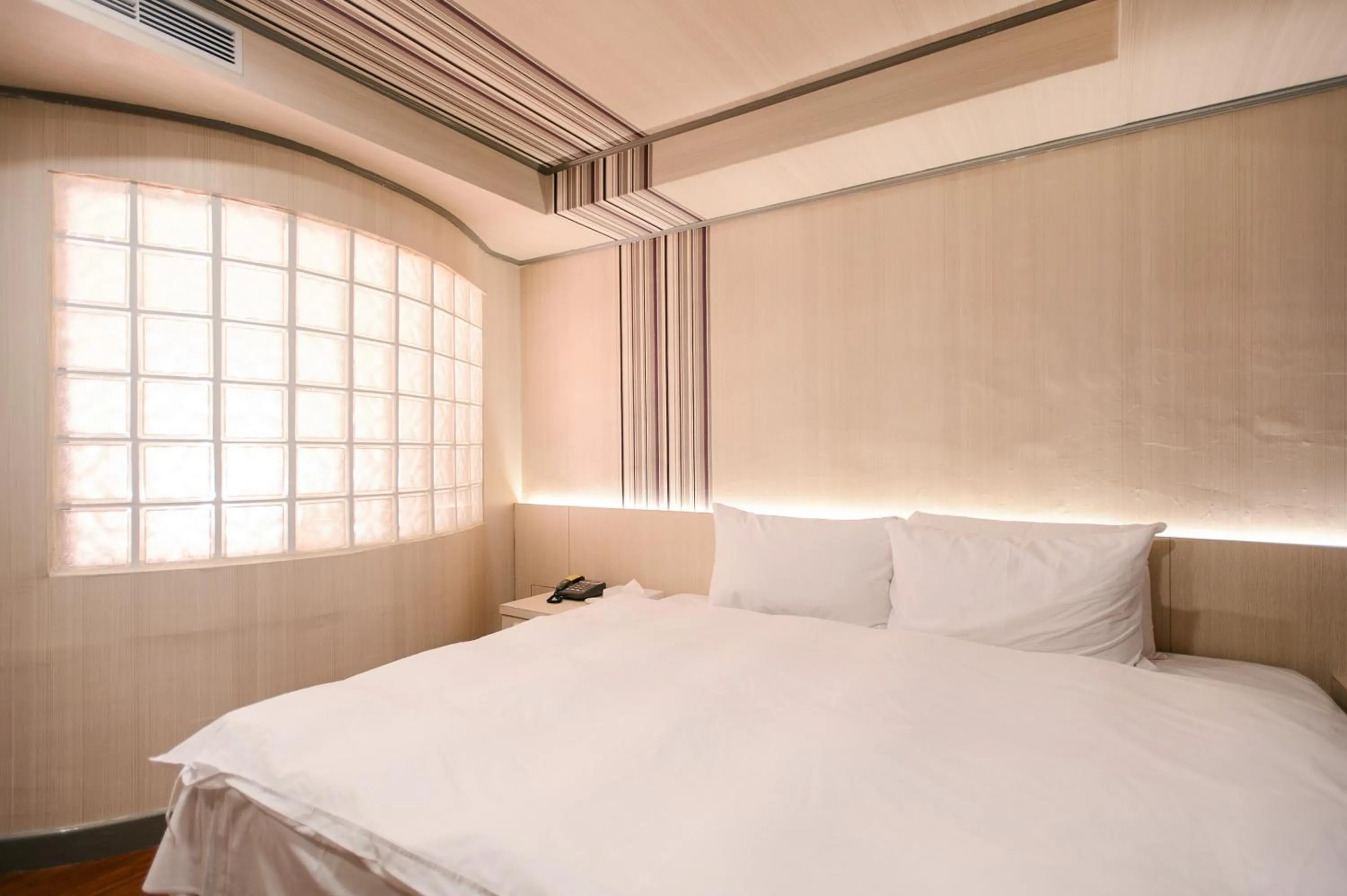 Bedroom, Bed in Duke Business Hotel