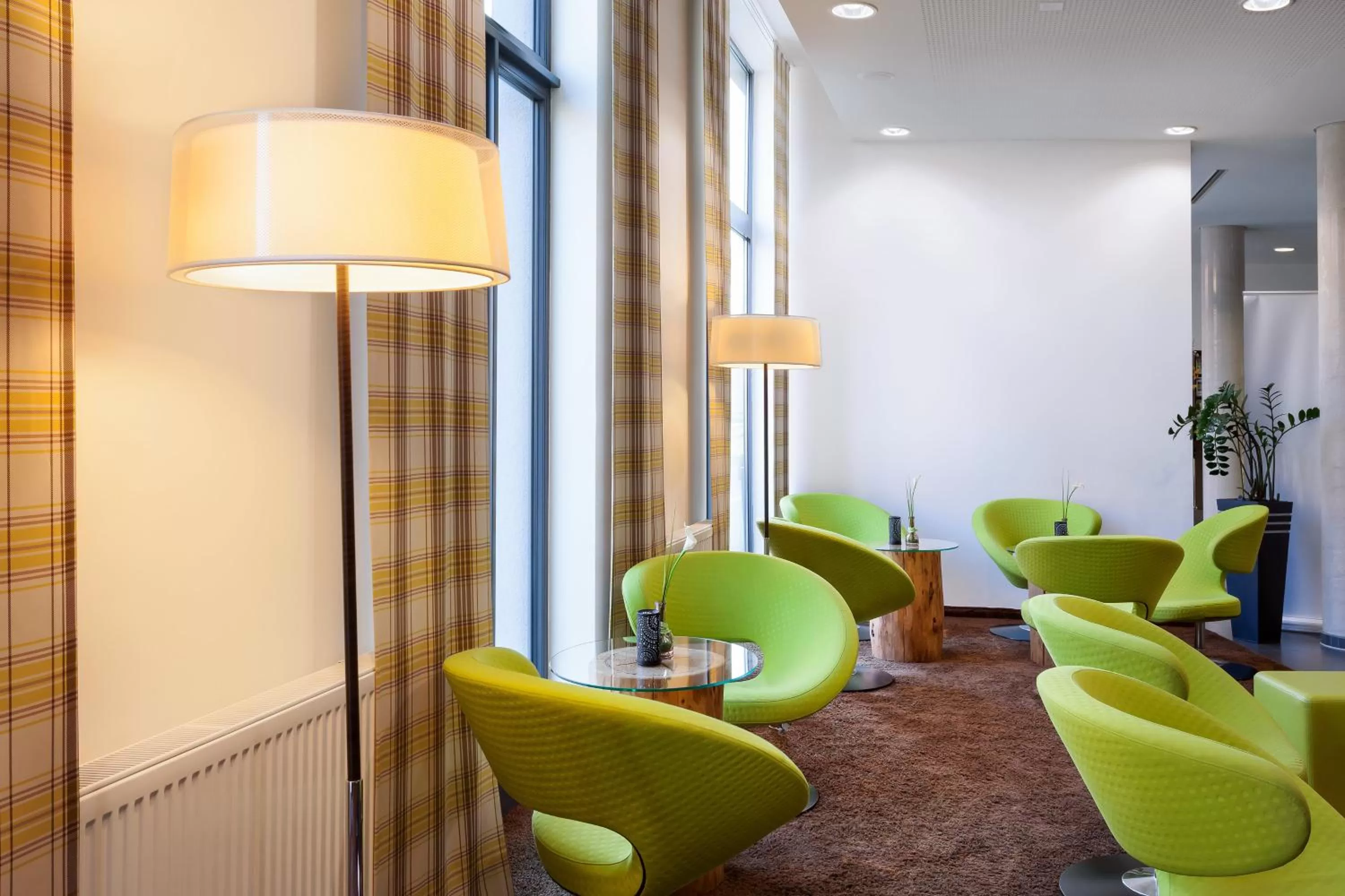 Lounge or bar in Holiday Inn Express Augsburg by IHG