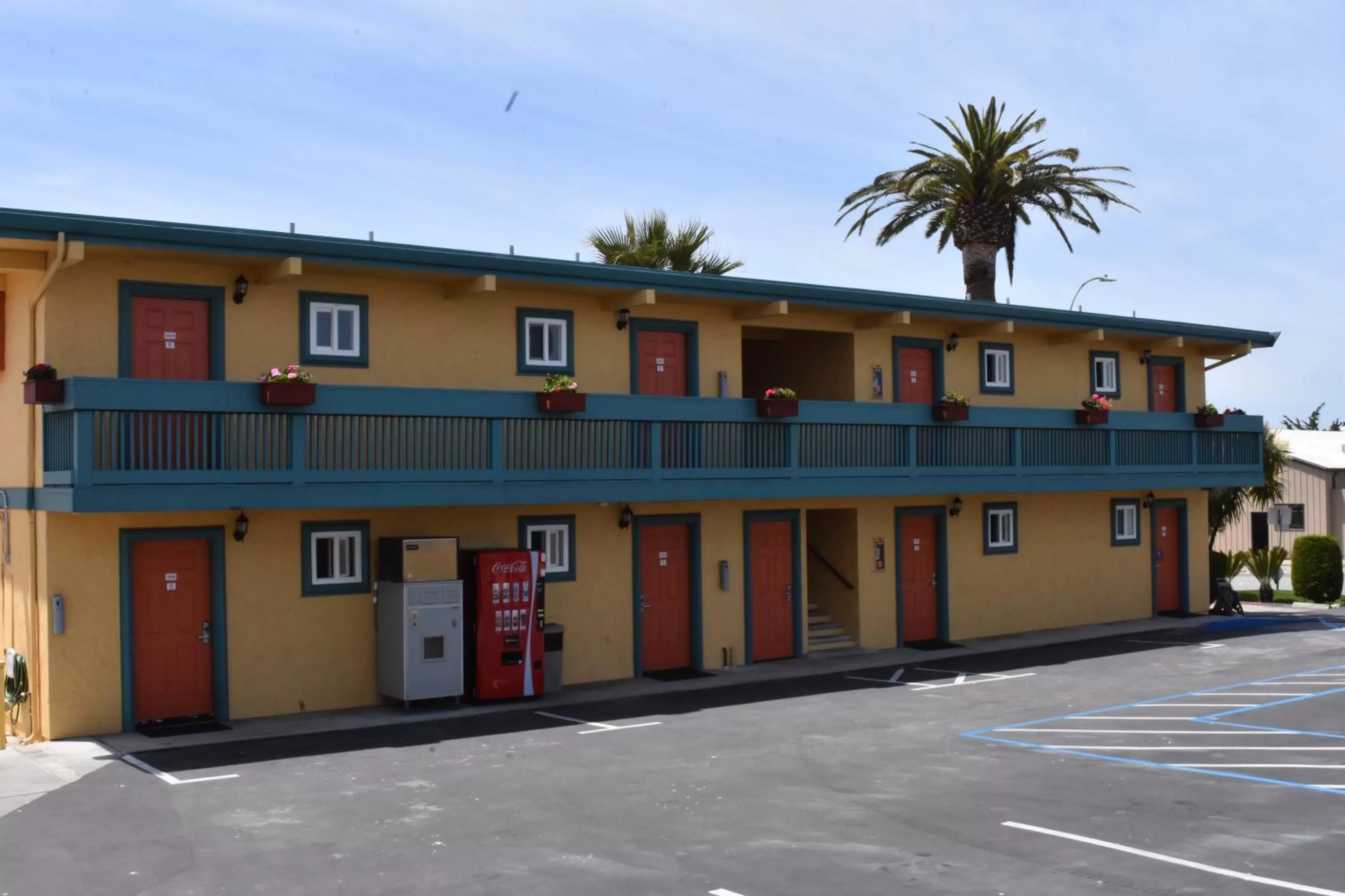 Property building in Seaside Inn Monterey
