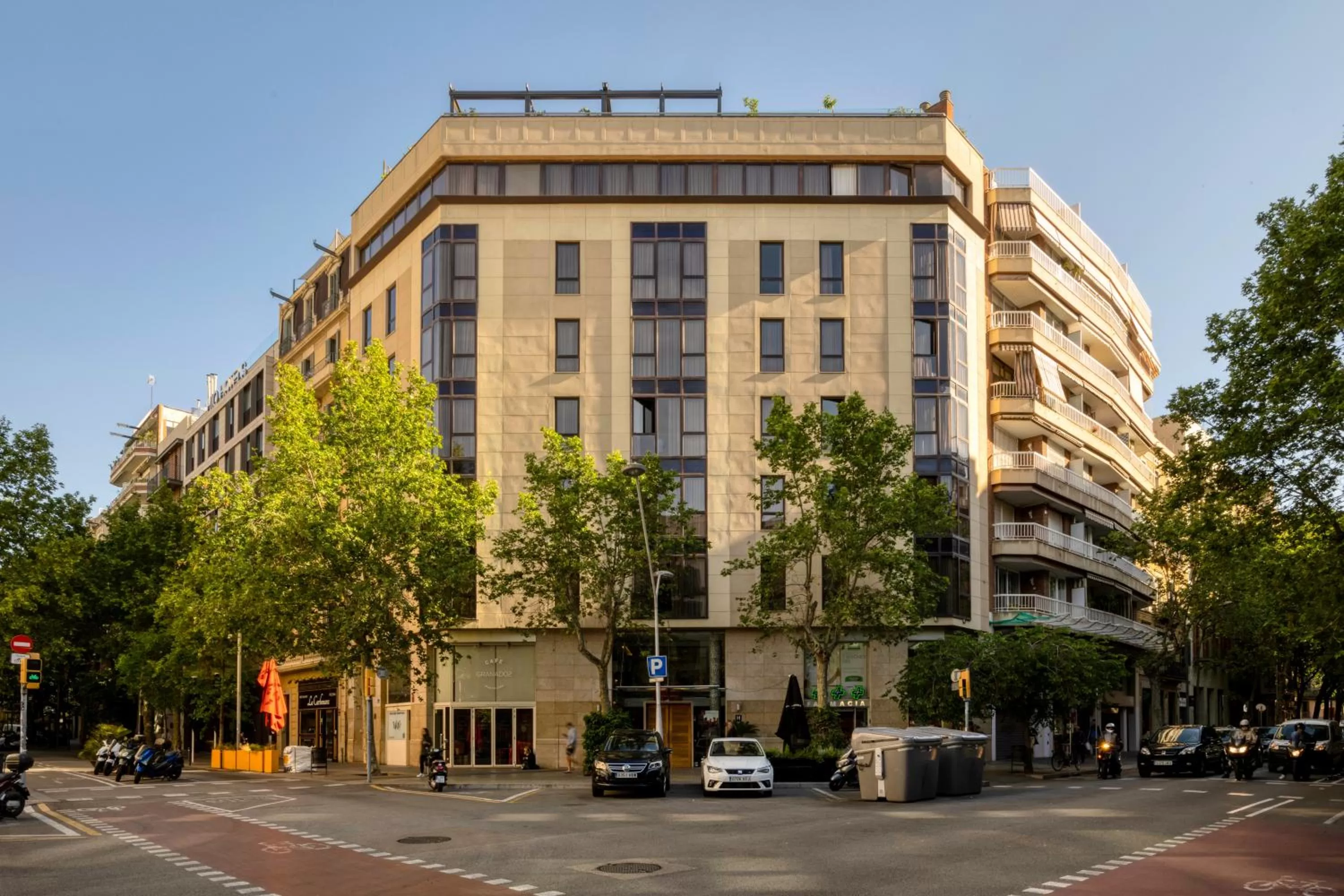 Property building in Hotel America Barcelona