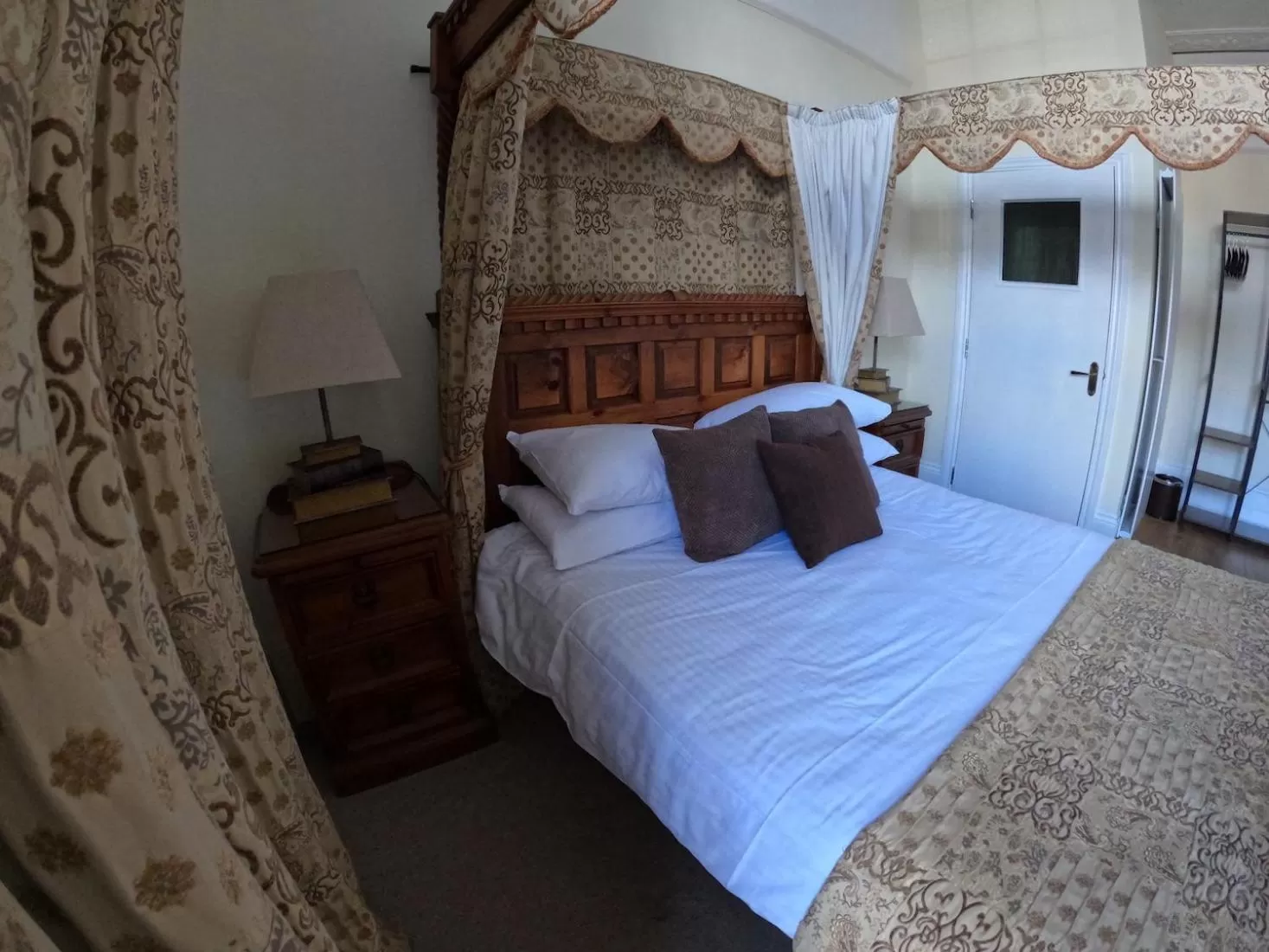 Bed in The Grove Falmouth