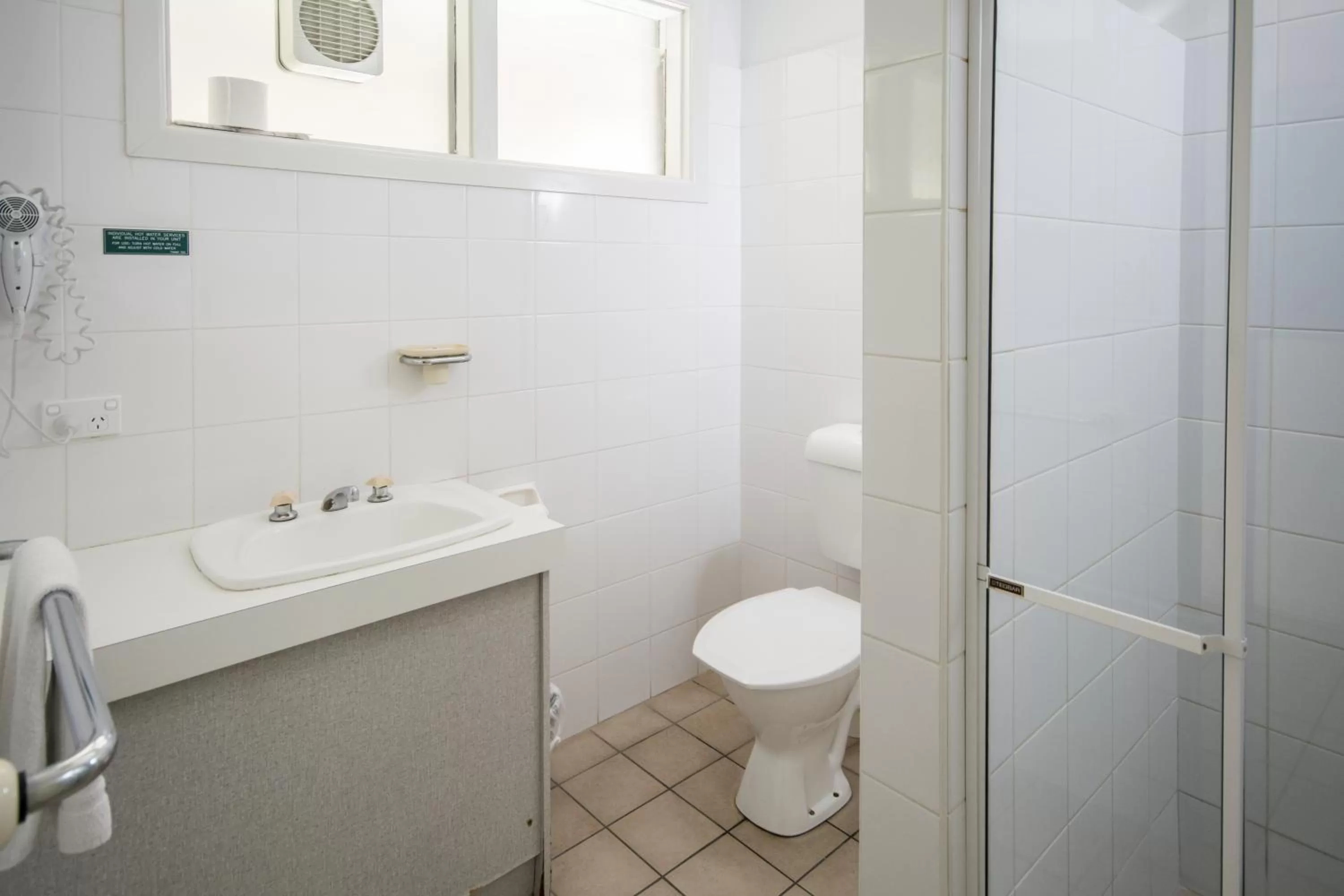 Shower in The Beach Motel Hervey Bay