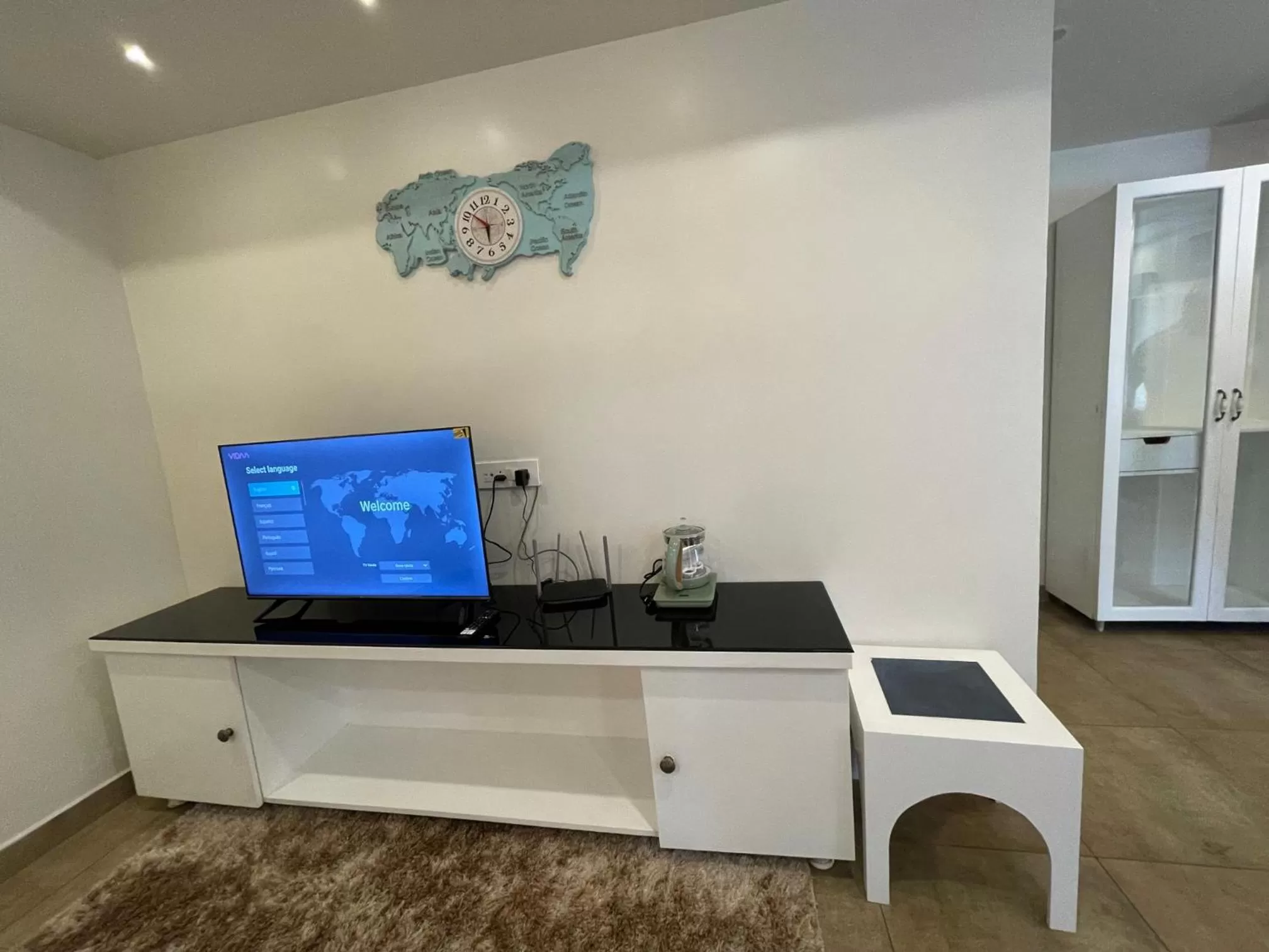 TV and multimedia, TV/Entertainment Center in Pajaros Blu