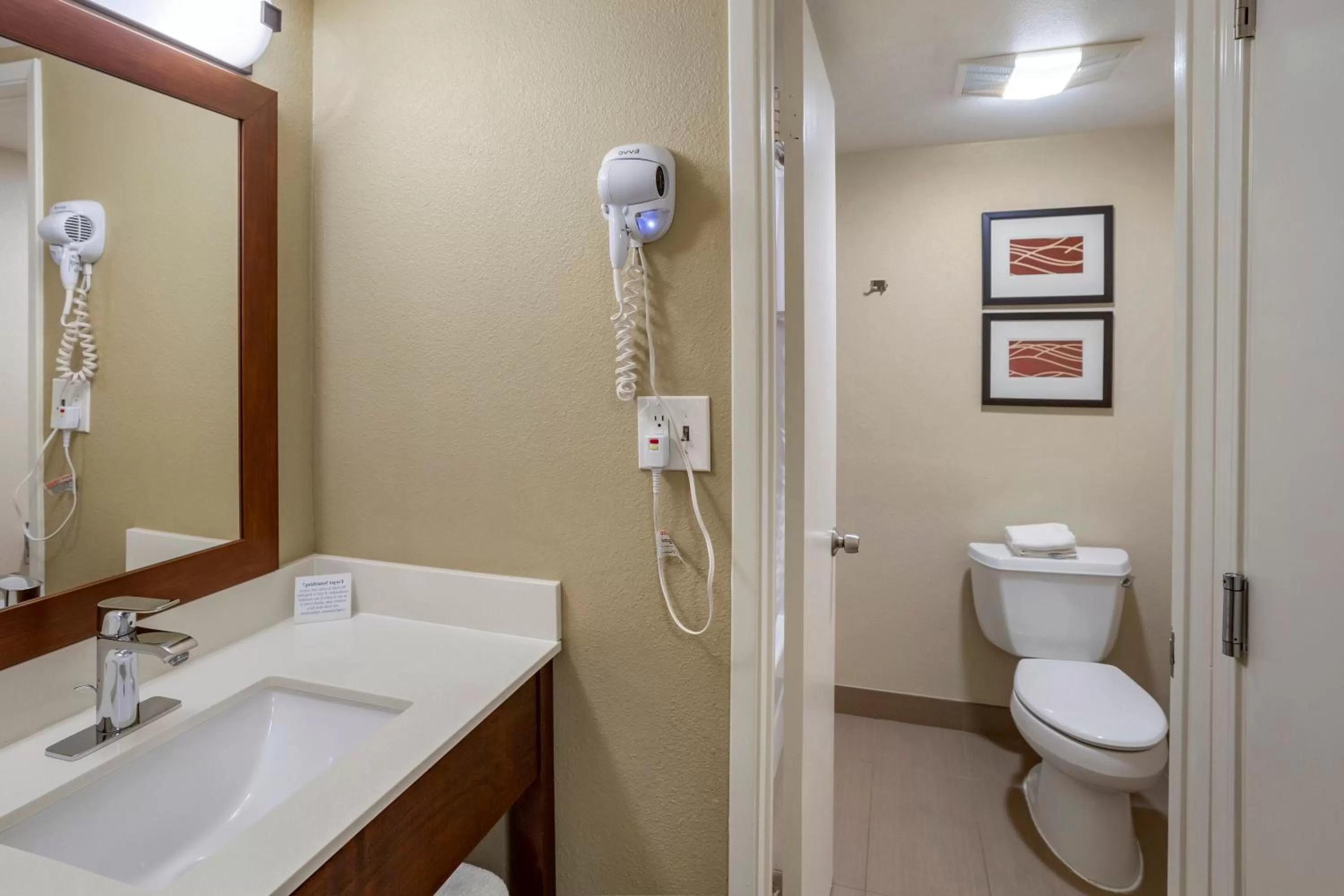 Bathroom in Comfort Inn Sunnyvale - Silicon Valley
