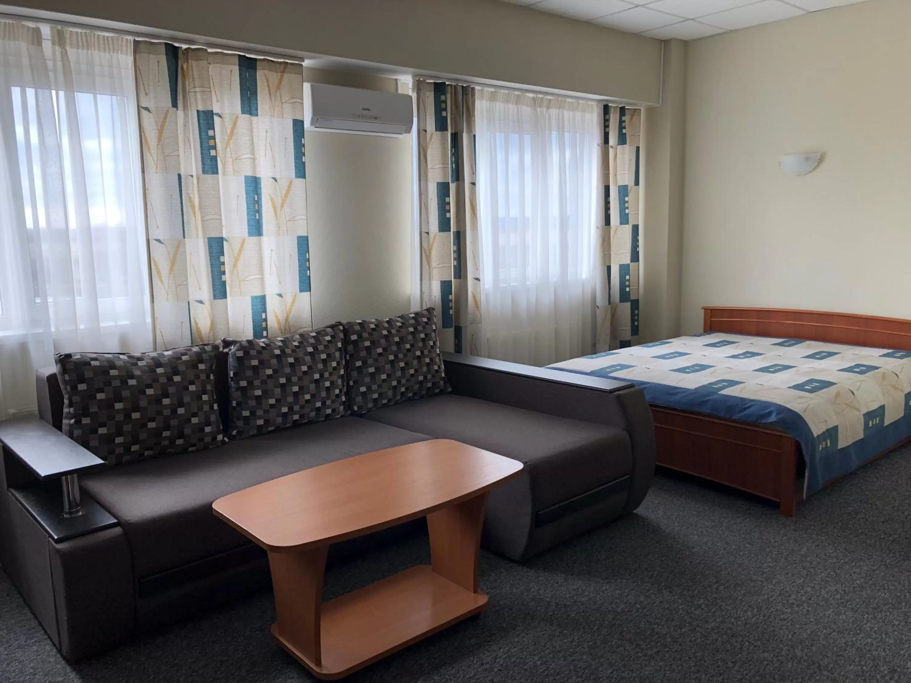 Bed in Mini Hotel on Brovarskaya