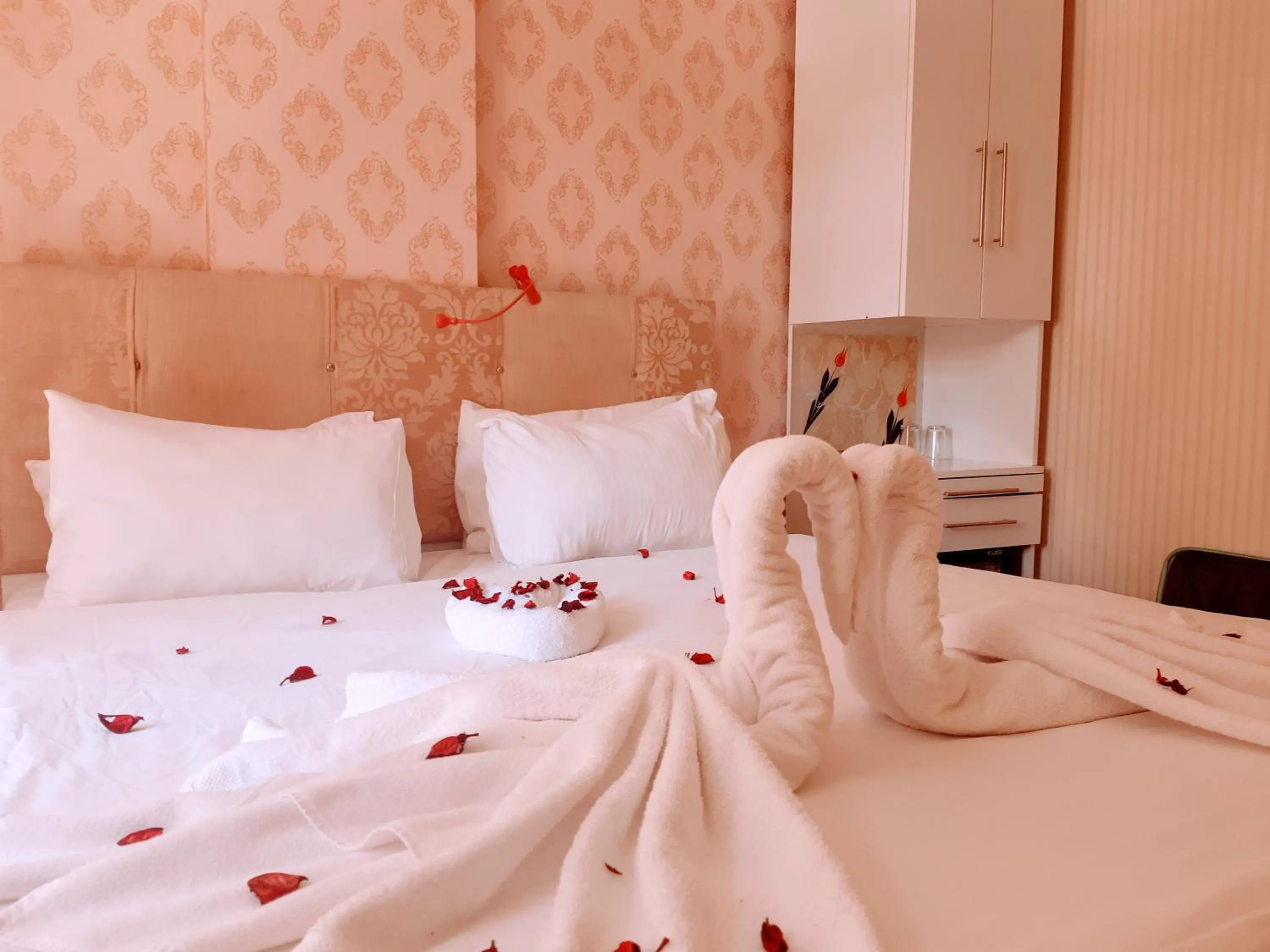 Bed in Walnut Shell Hotel