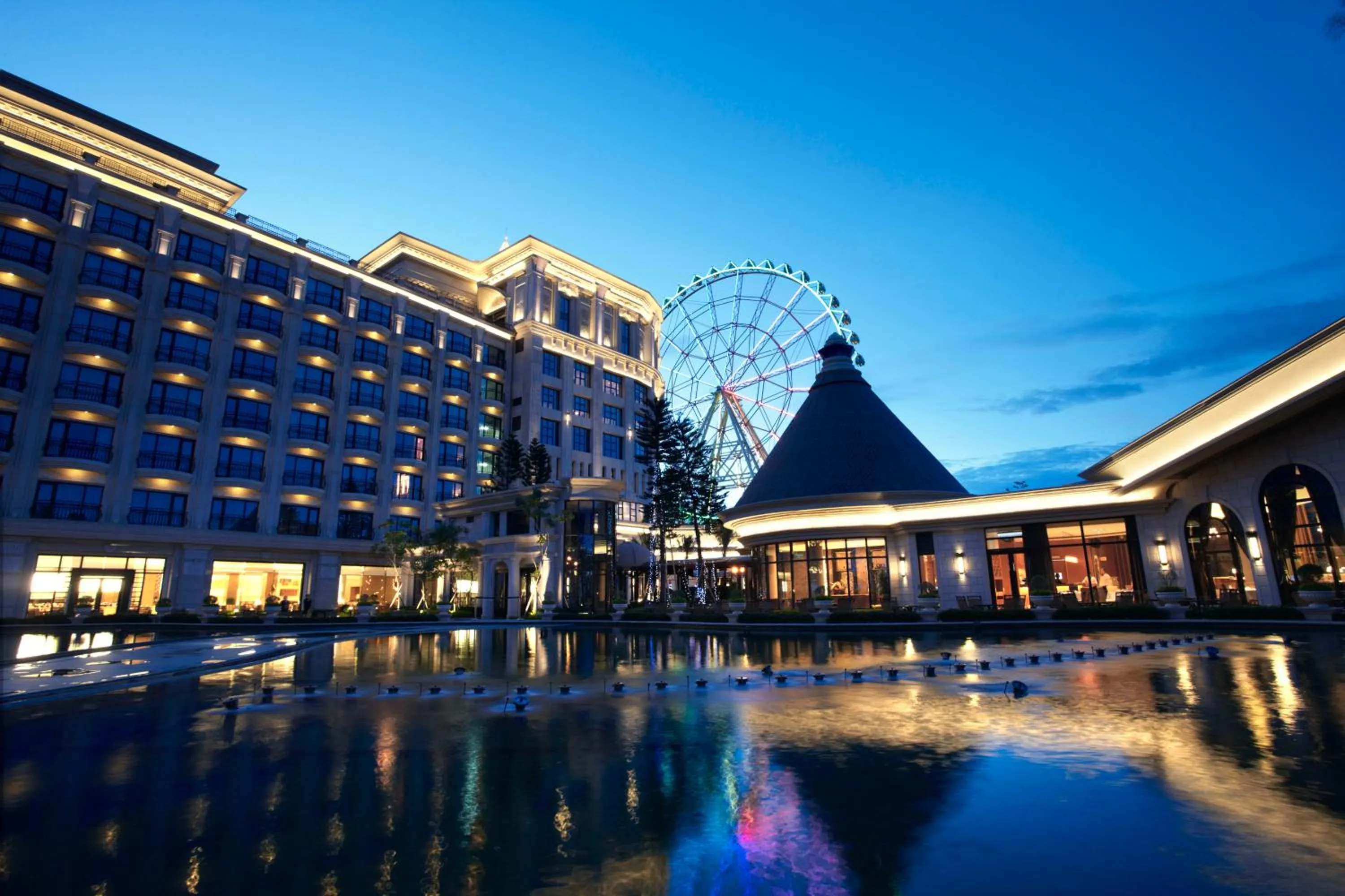 Neighbourhood in E-DA Royal Hotel