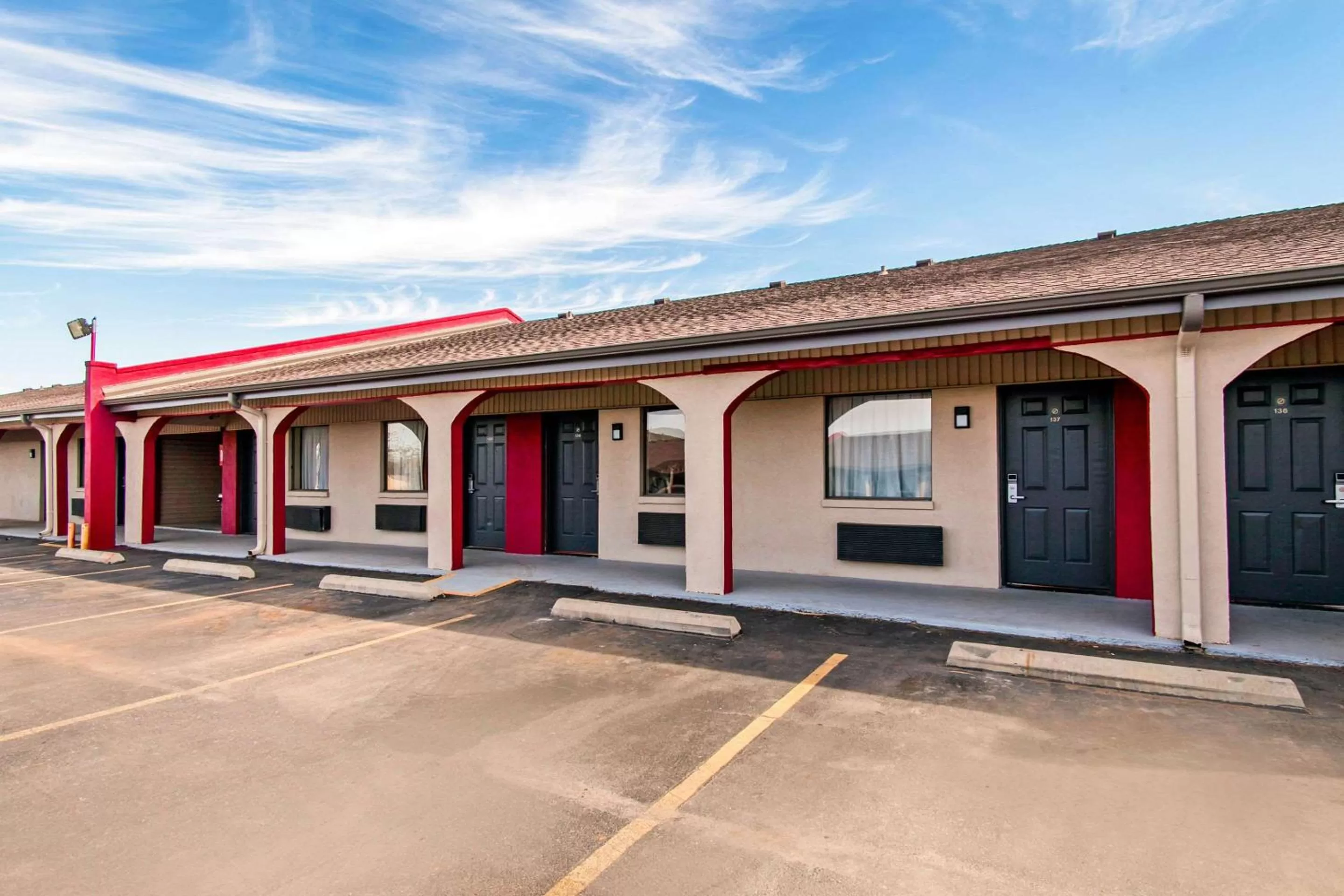 Property building in Rodeway Inn Pauls Valley