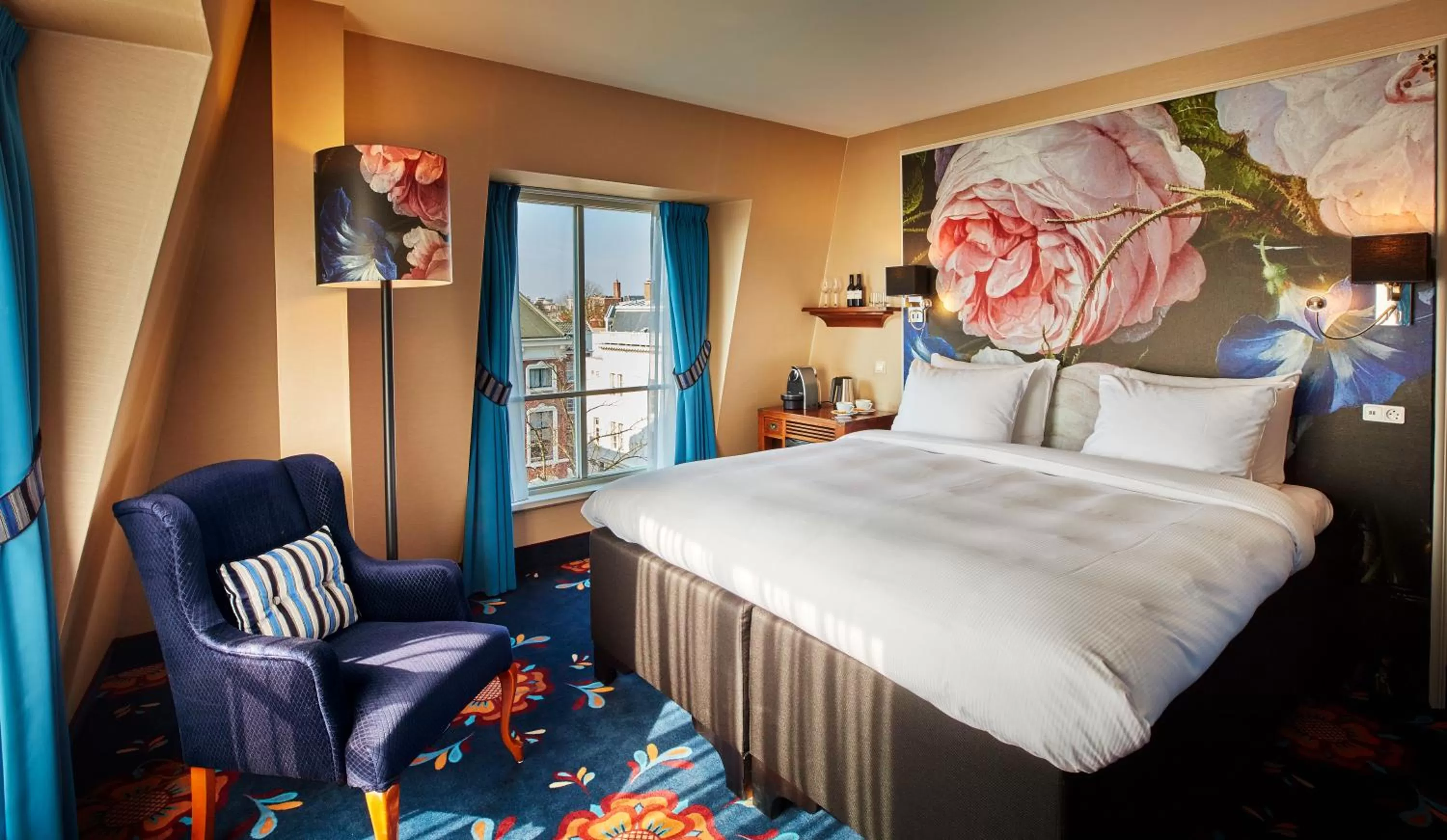 Bedroom, Bed in Carlton Ambassador