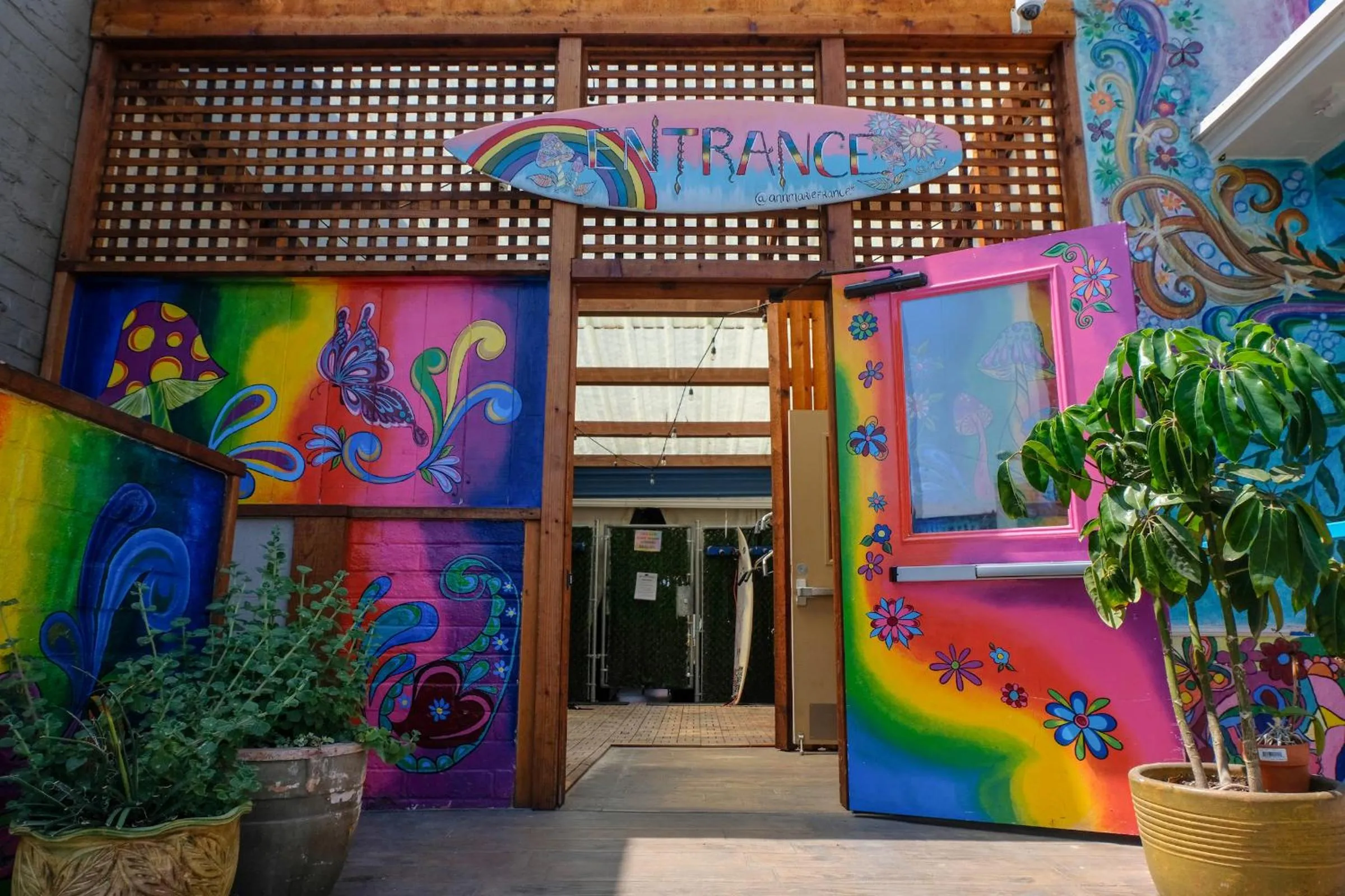 Facade/entrance in Samesun Ocean Beach Hotel & Hostel