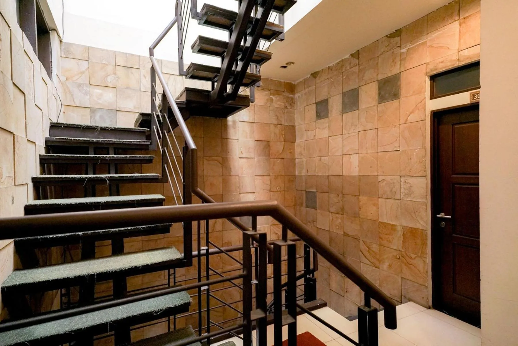 Floor plan in RedDoorz Near Braga Street