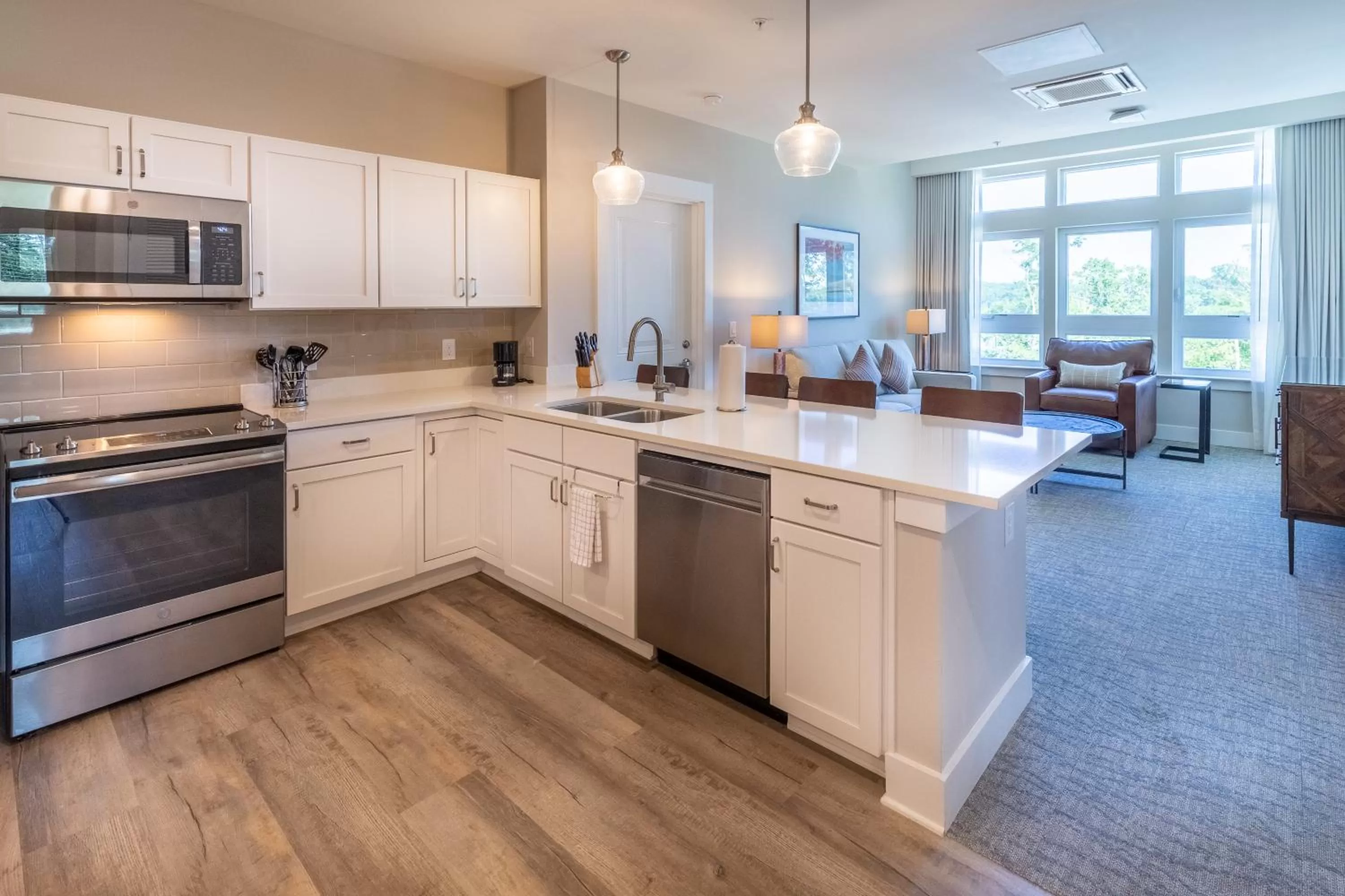 Kitchen or kitchenette in Lakeside Lodge Clemson