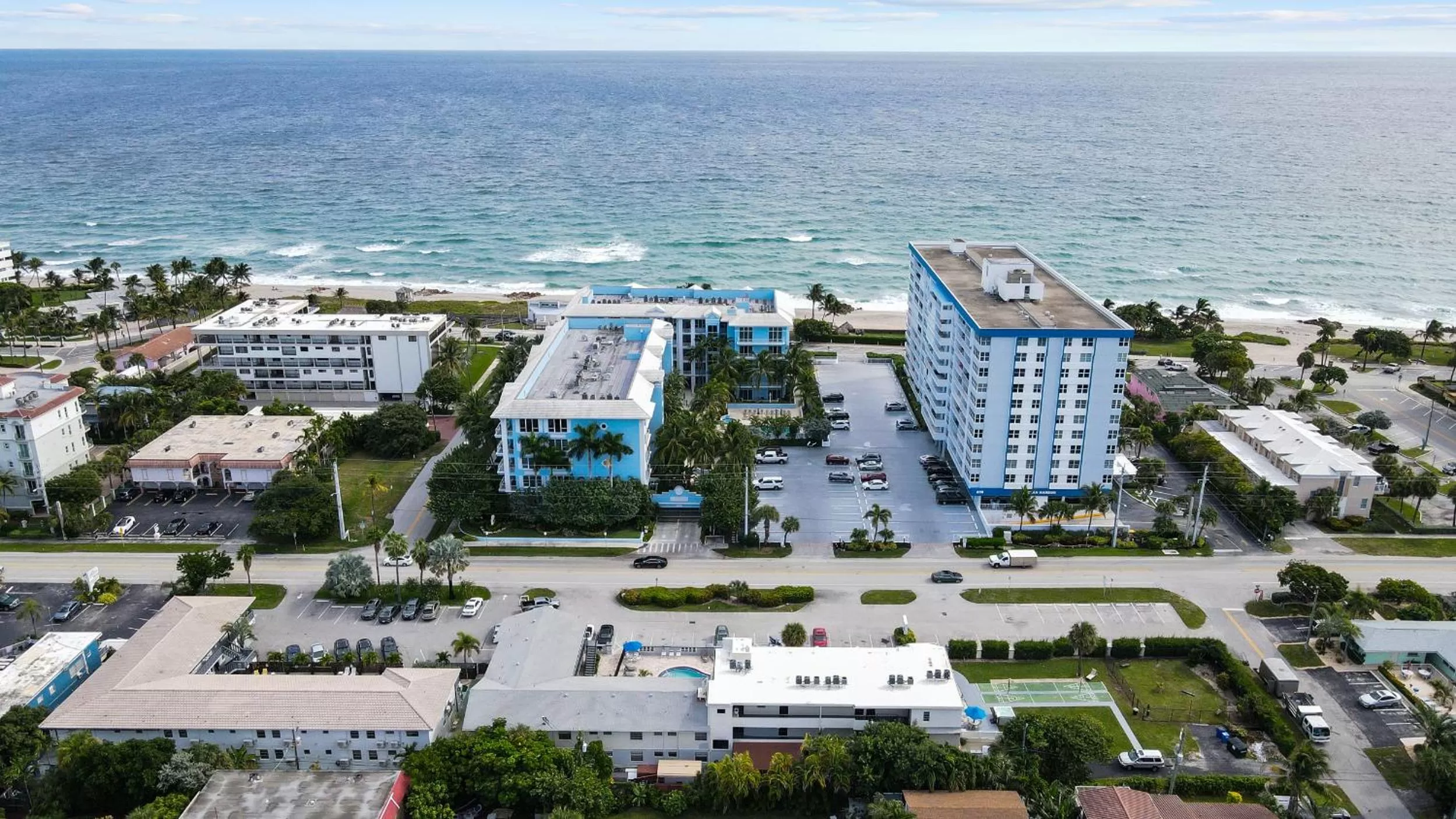 Bird's eye view in OCEANS 735 of DEERFIELD BEACH