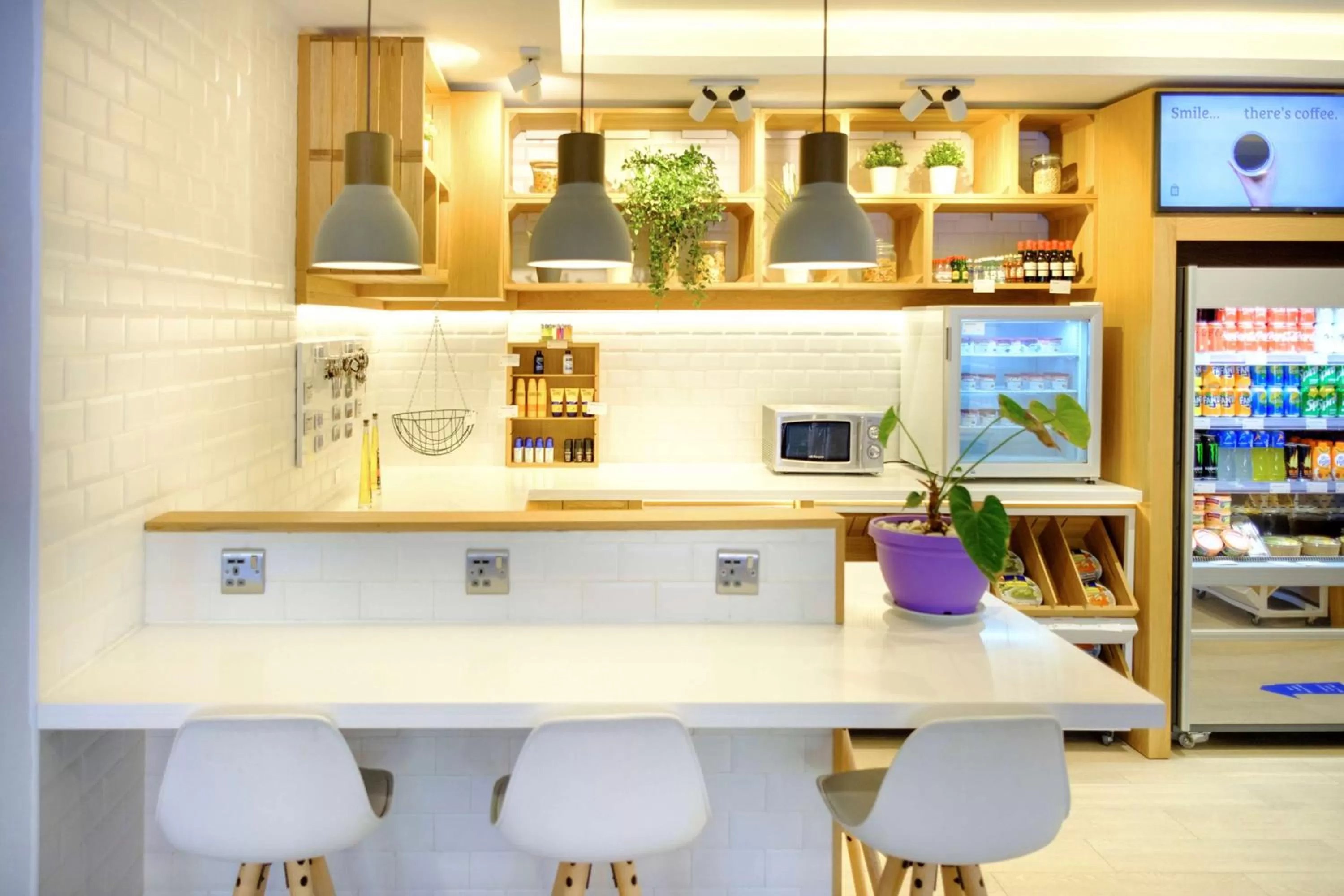 Restaurant/places to eat in Hilton Garden Inn Málaga