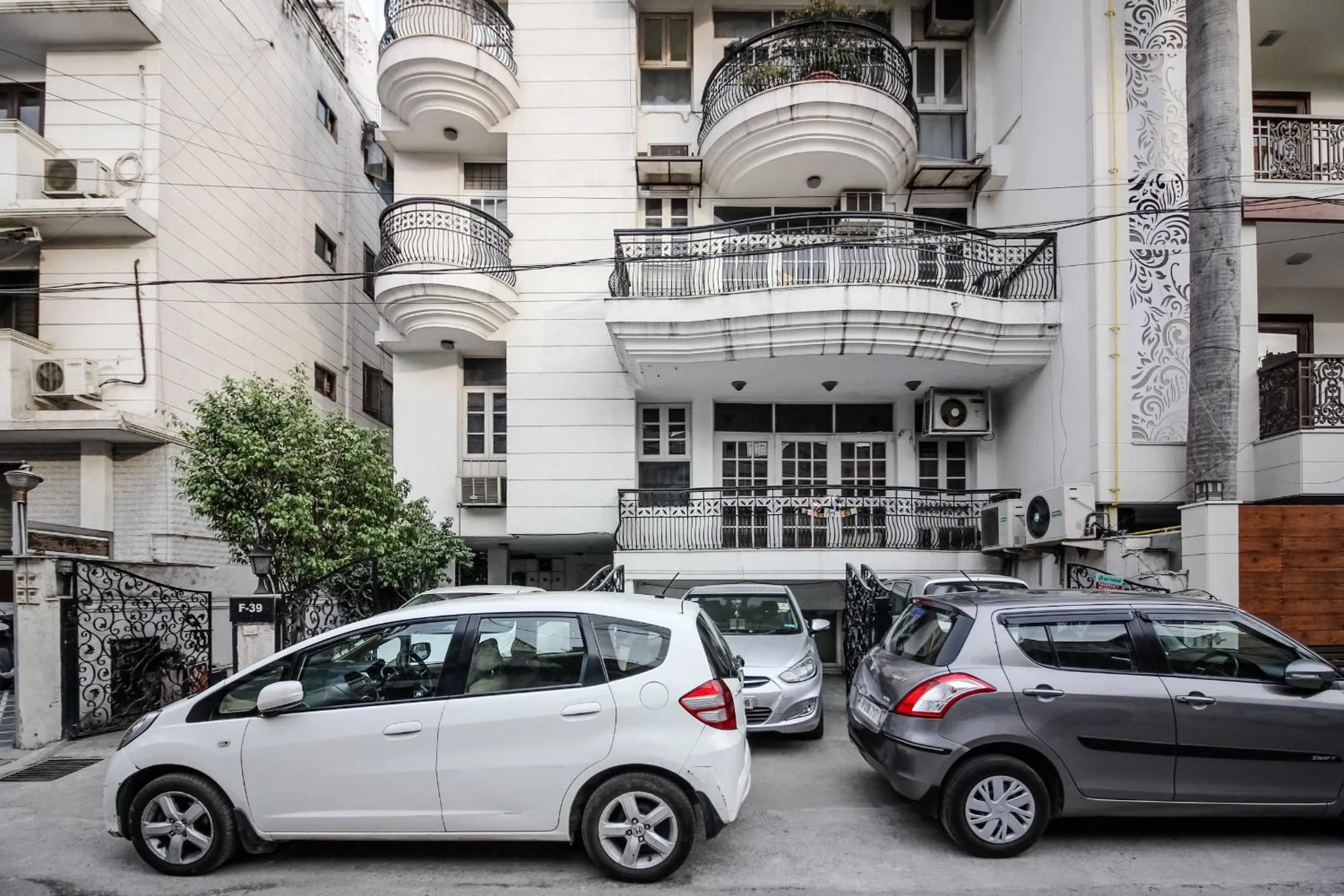 Property building in Under My Roof Green Park