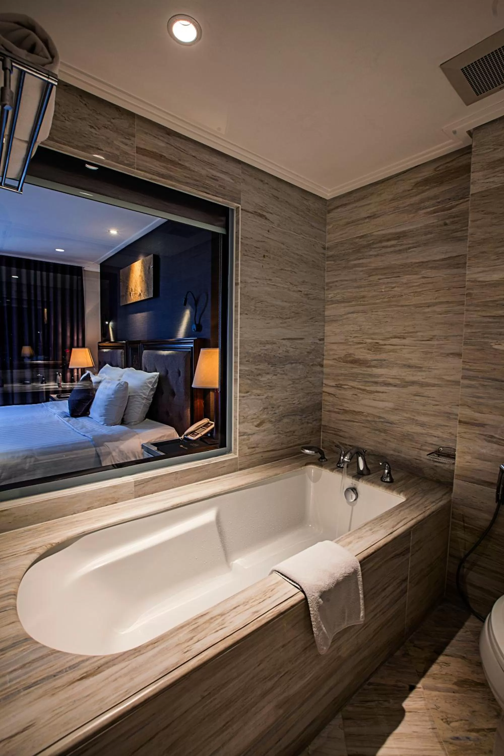 Bathroom, Bed in The Chi Boutique Hotel