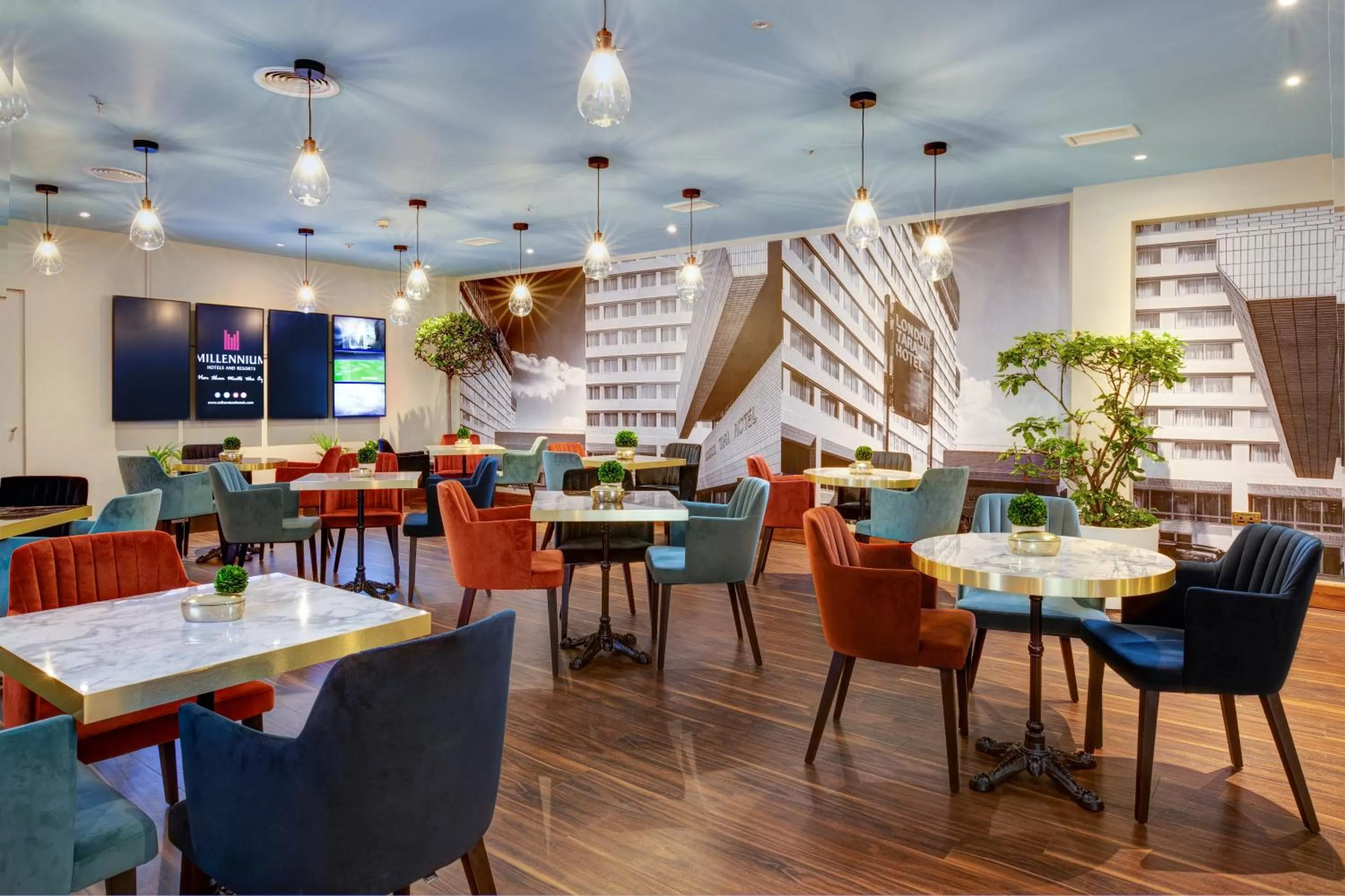 Restaurant/places to eat in Copthorne Tara Hotel London Kensington