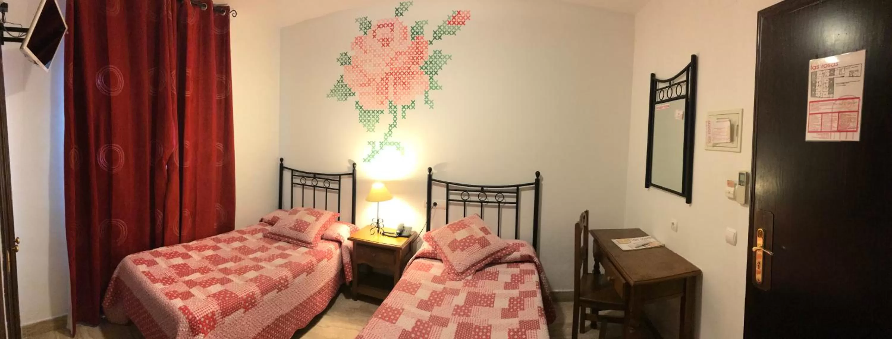 Photo of the whole room, Bed in Hotel Las Rosas