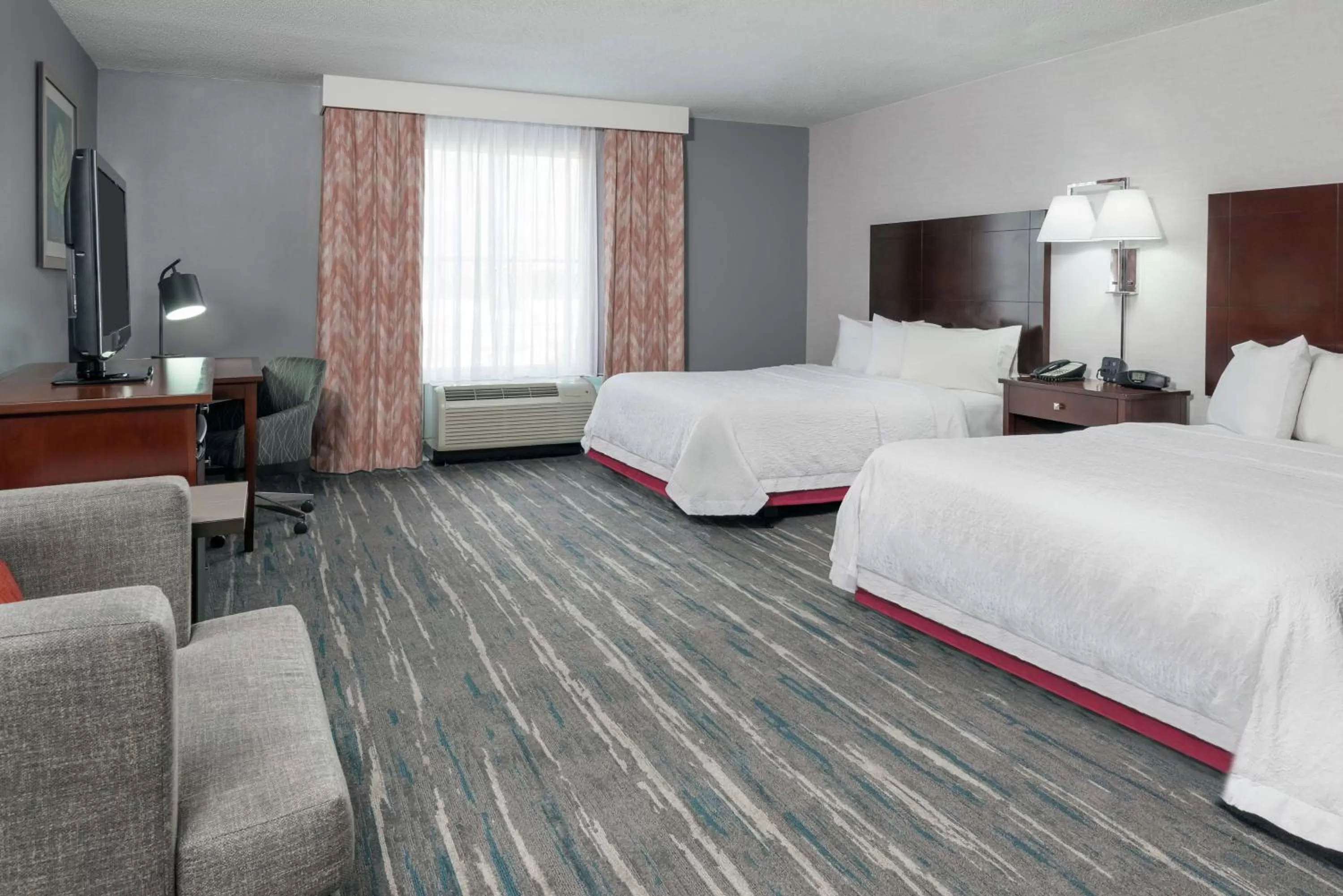 Bedroom, Bed in Hampton Inn & Suites Orlando Airport at Gateway Village