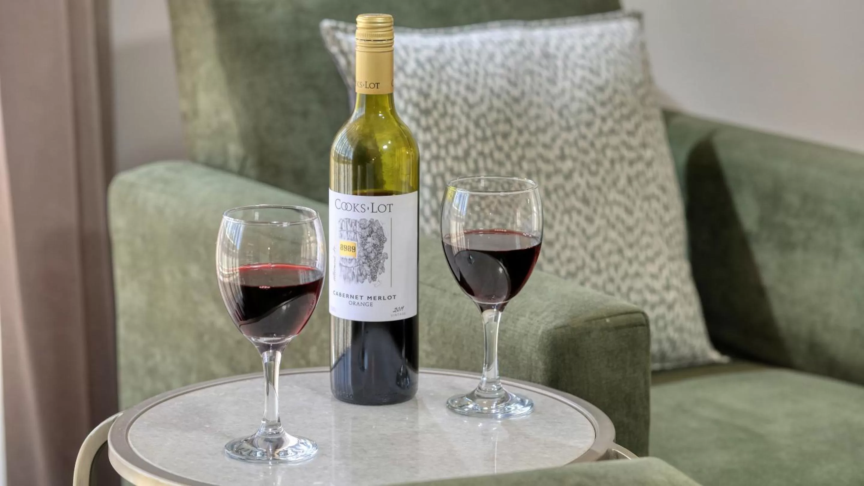 Seating area in Hamilton Henry Parkes Motor Inn