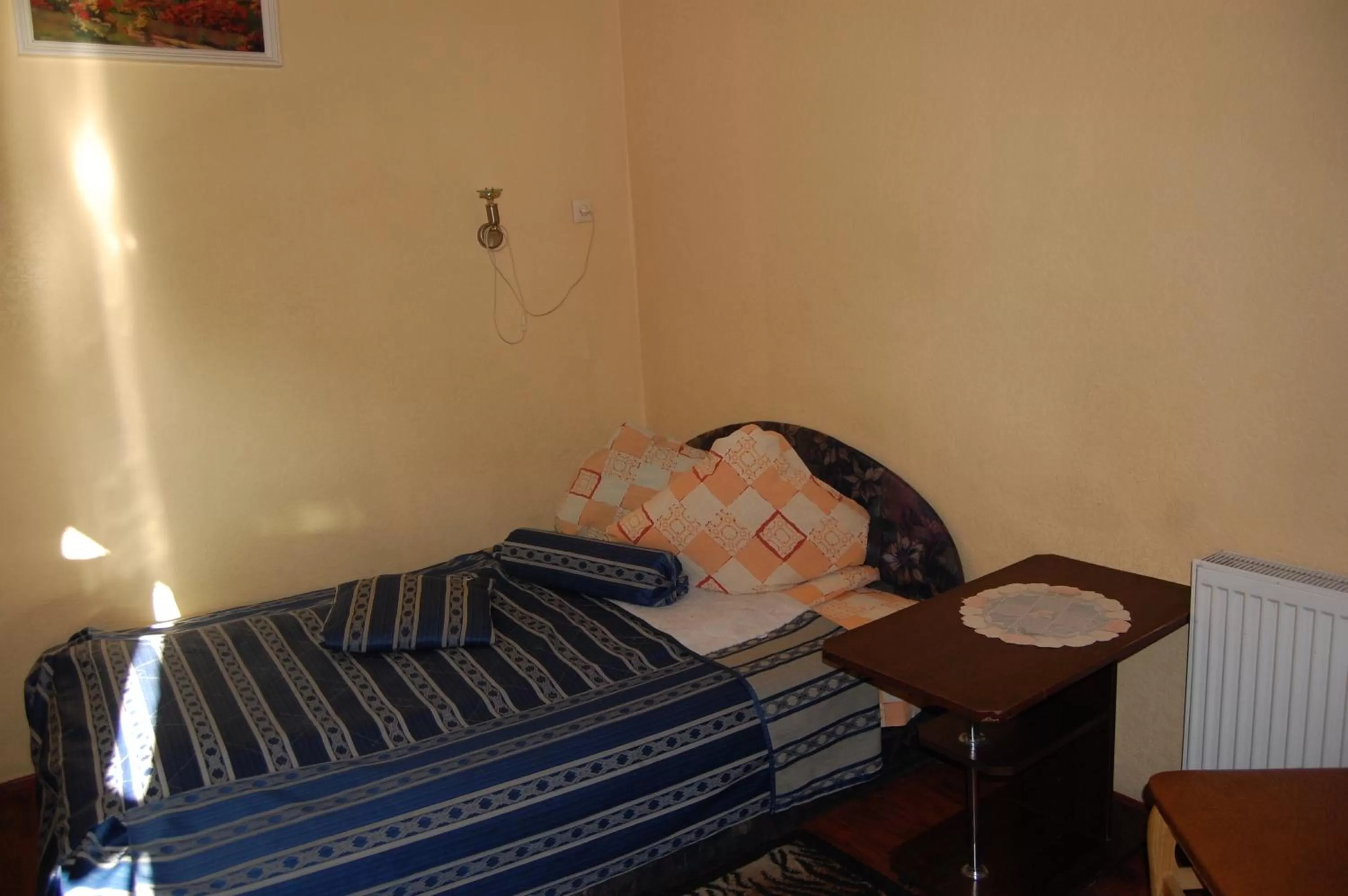 Photo of the whole room, Bed in Rugelis